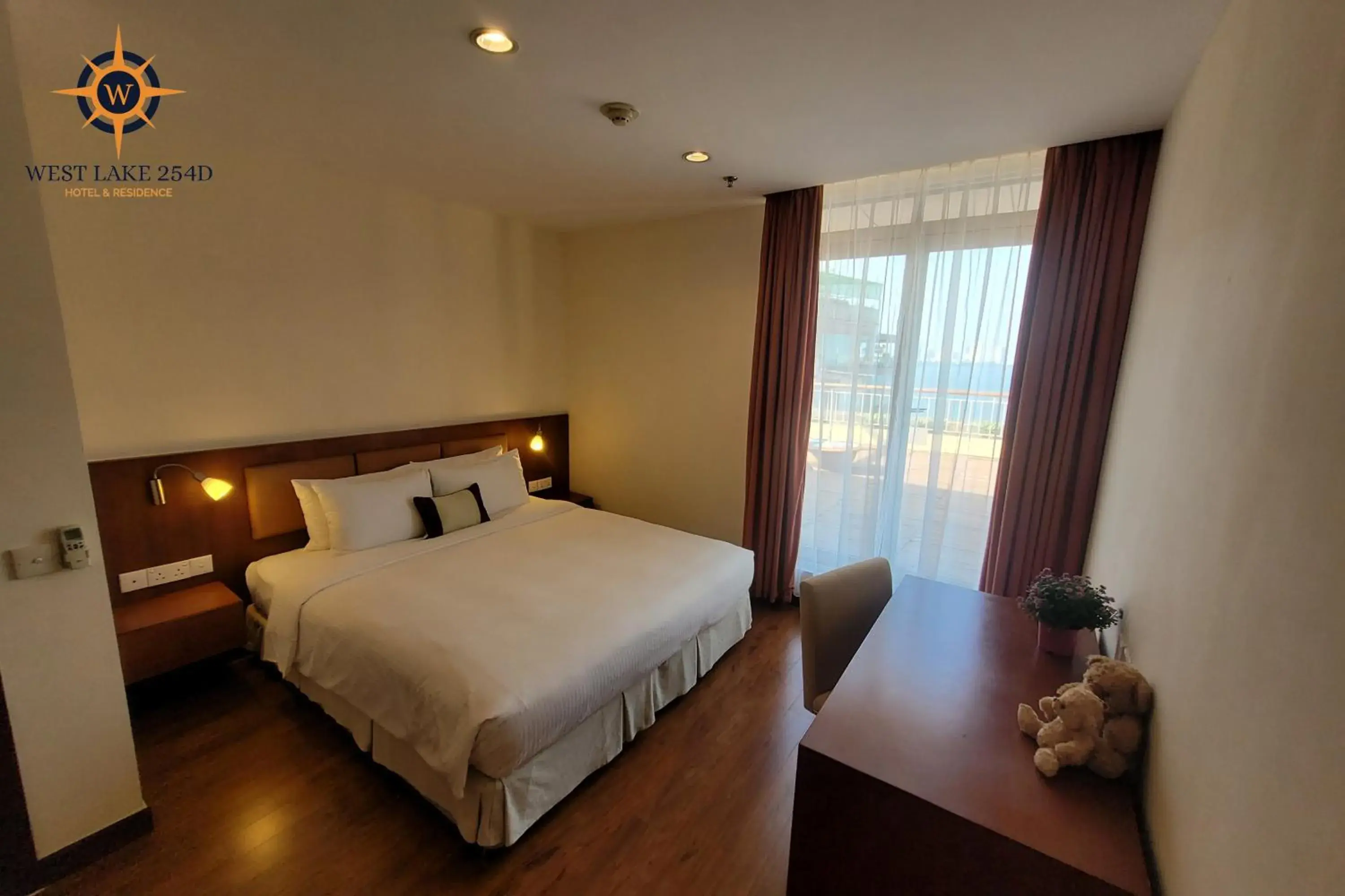 Balcony/Terrace, Bed in West Lake 254D Hotel & Residence