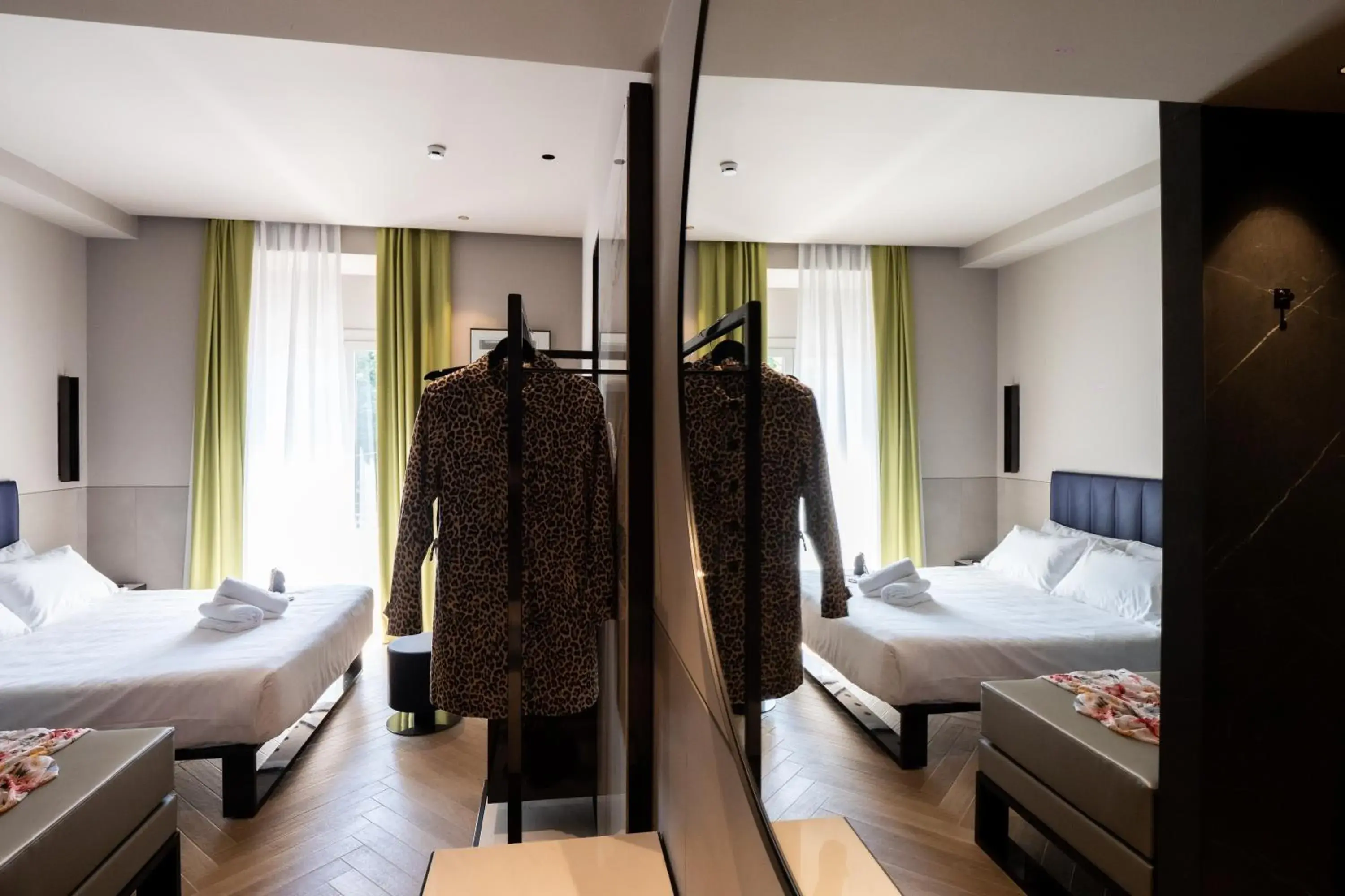 Bedroom, Bed in Heart Hotel Milano