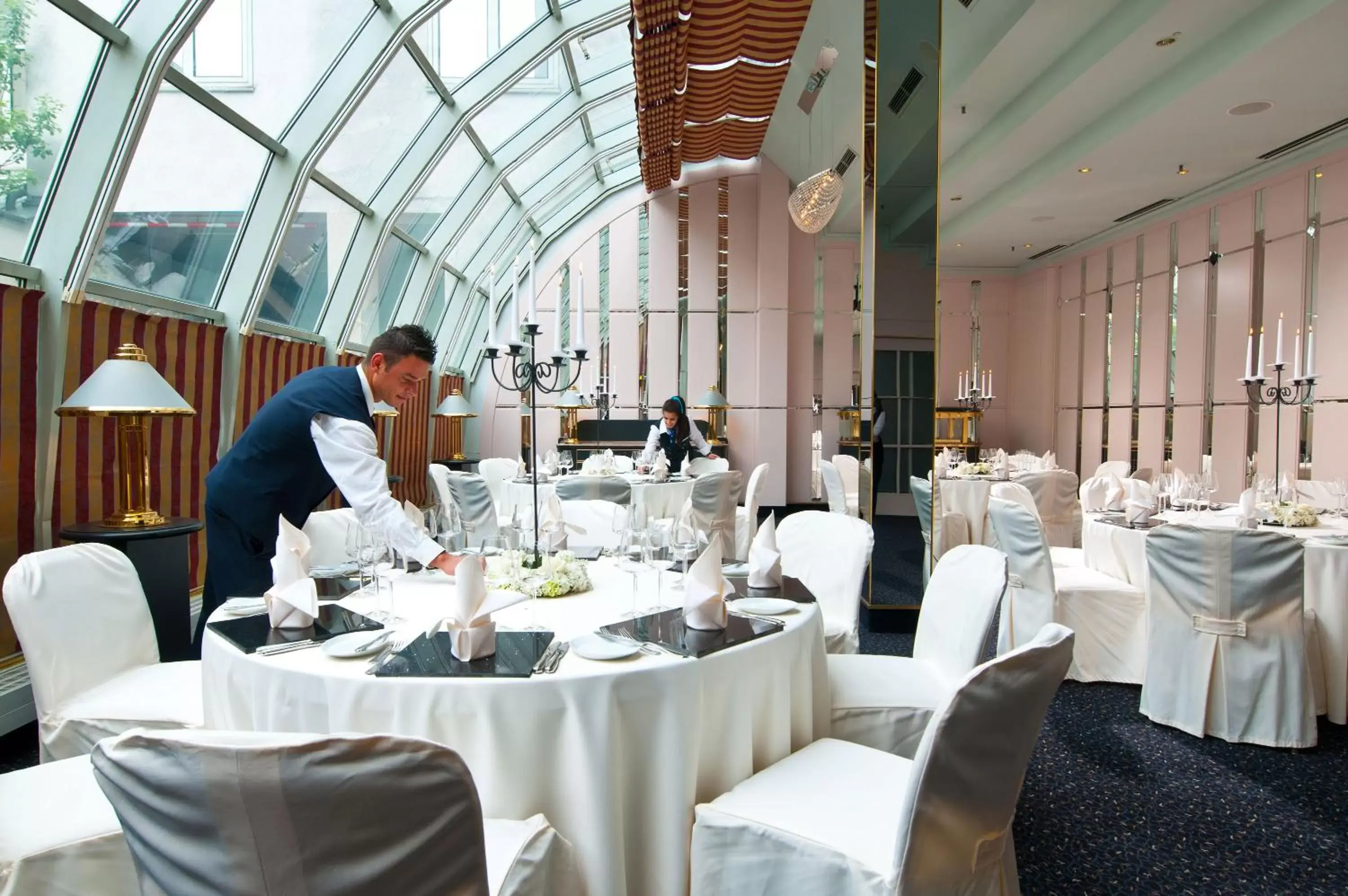 Restaurant/places to eat in Maritim Hotel München Restaurant/places to eat in Maritim Hotel München