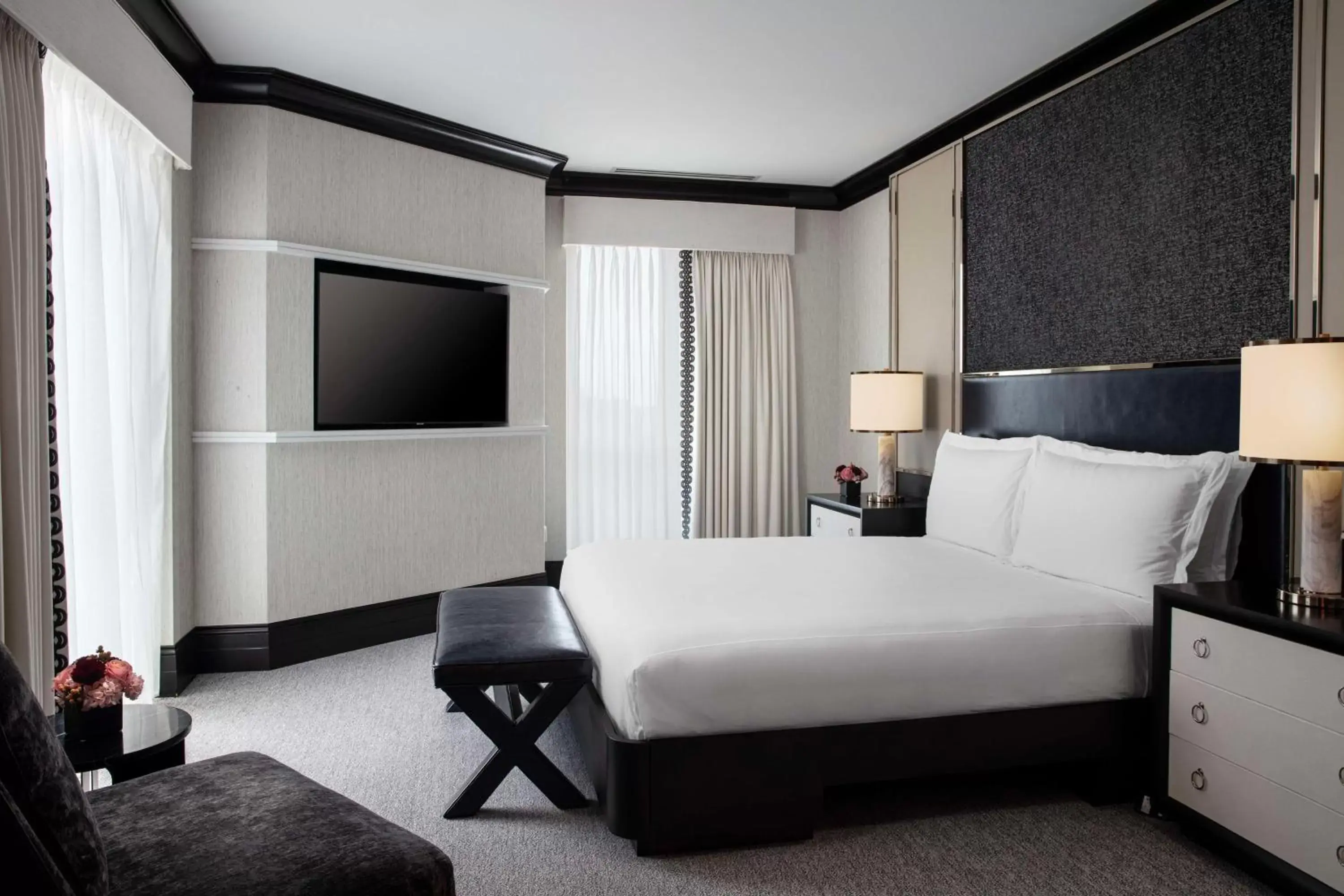 Bed in Waldorf Astoria Chicago