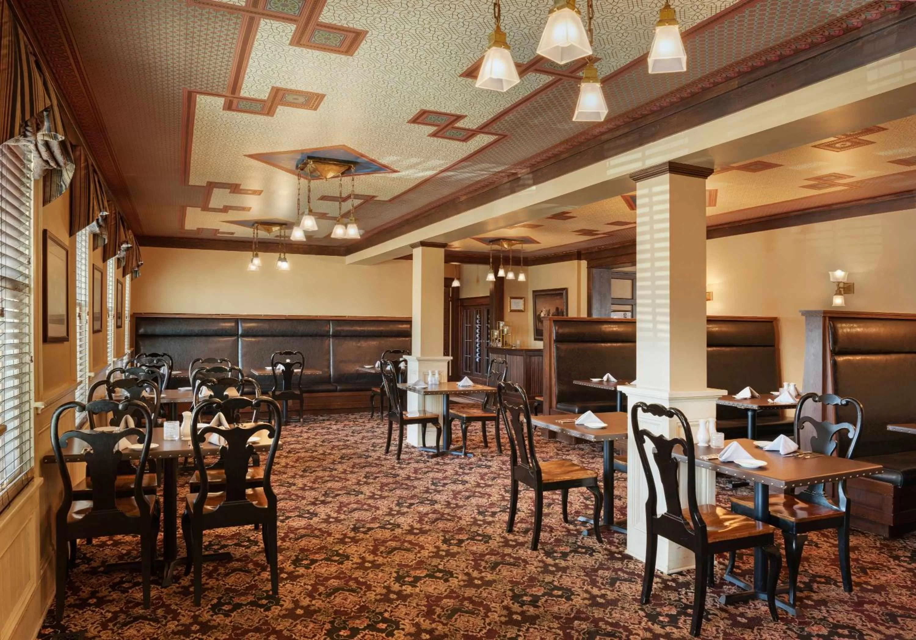 Dining area in The Sacajawea Hotel