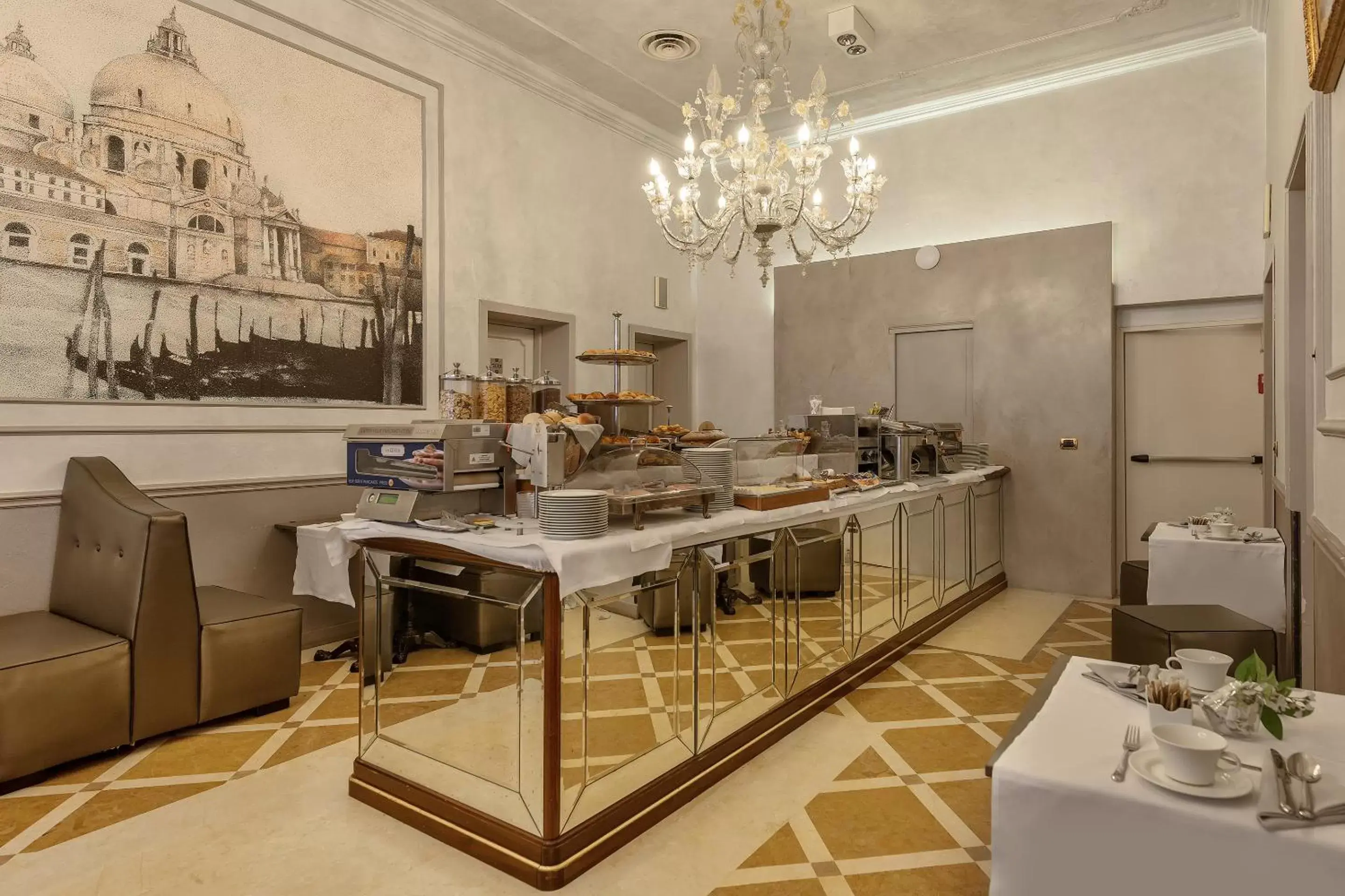 Lounge or bar, Restaurant/Places to Eat in Hotel Ca' dei Conti