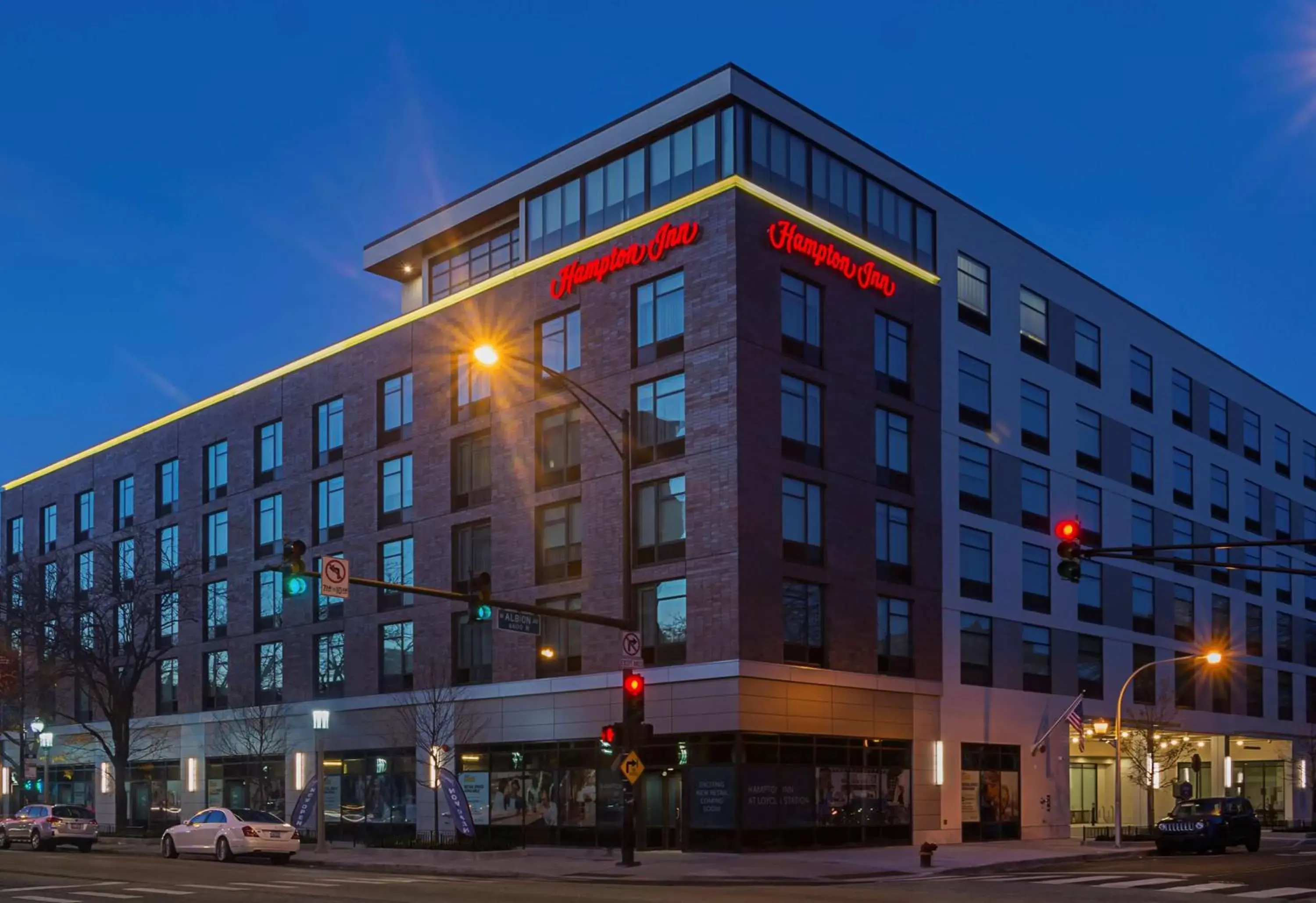 Property Building in Hampton Inn Chicago North-Loyola Station, Il