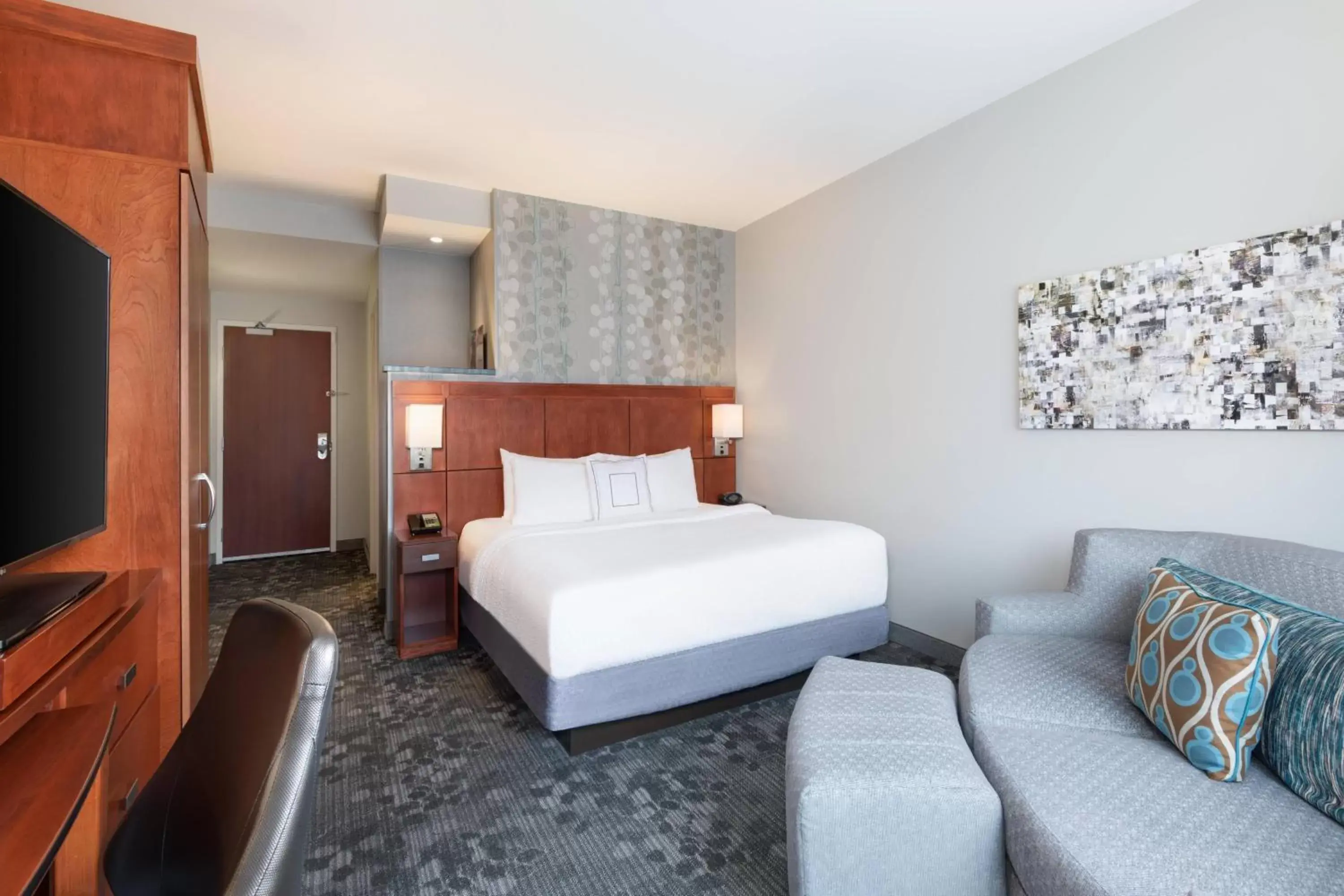 Photo of the whole room, Bed in Courtyard by Marriott Pittsburgh Washington Meadow Lands