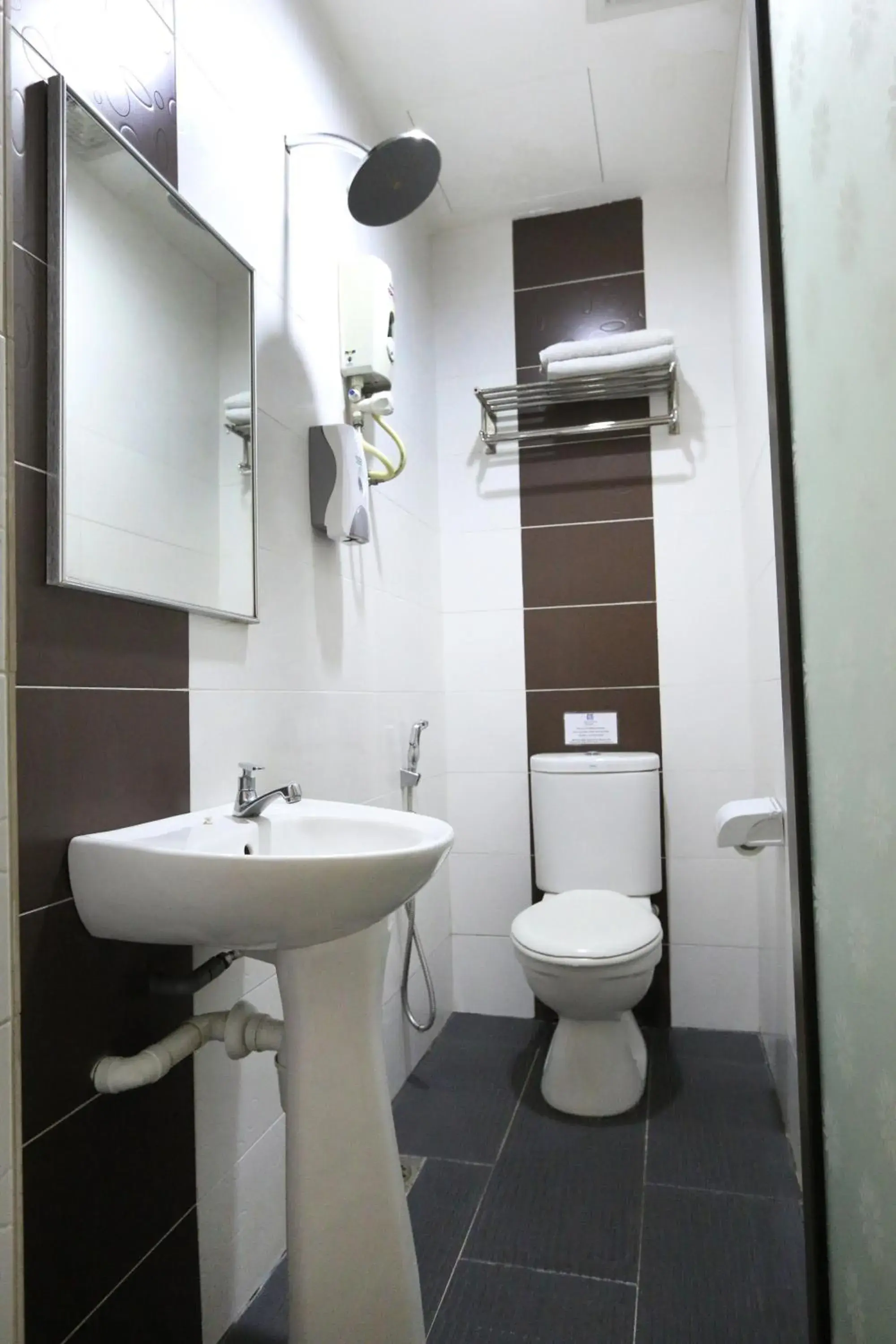 Bathroom in Best View Hotel Puchong