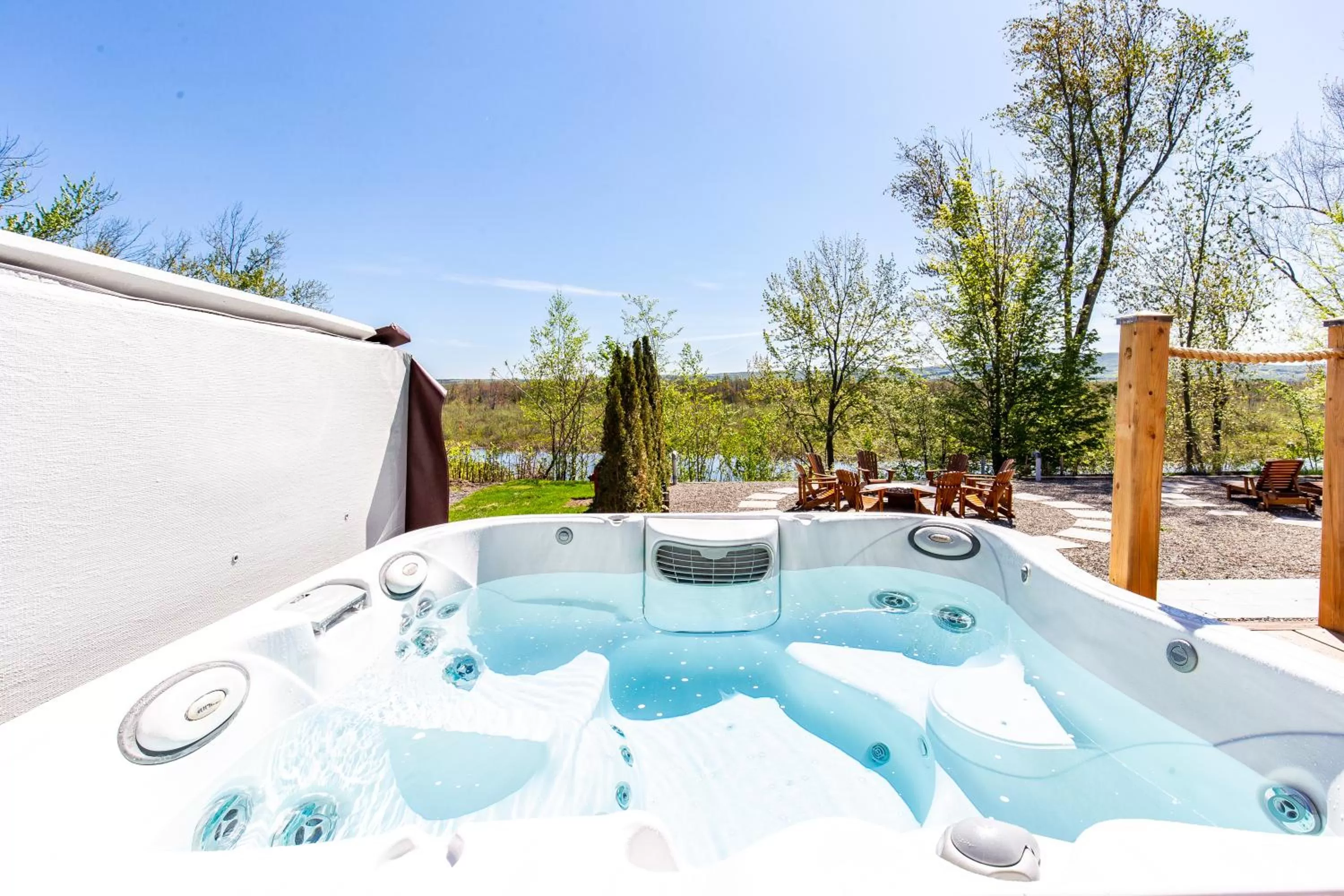 Hot Tub in Hotel Lac Brome