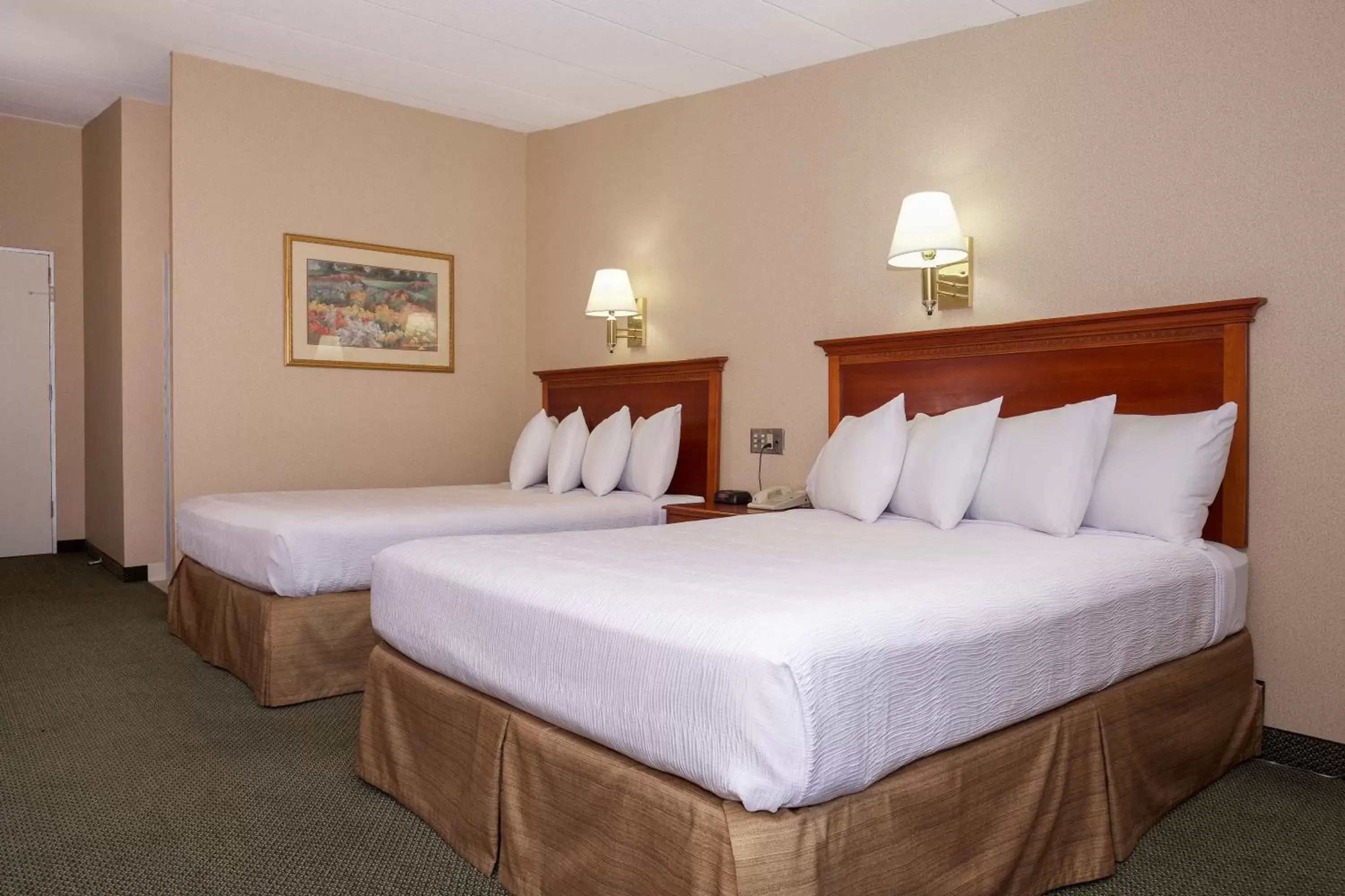 Bedroom, Bed in White River Inn & Suites