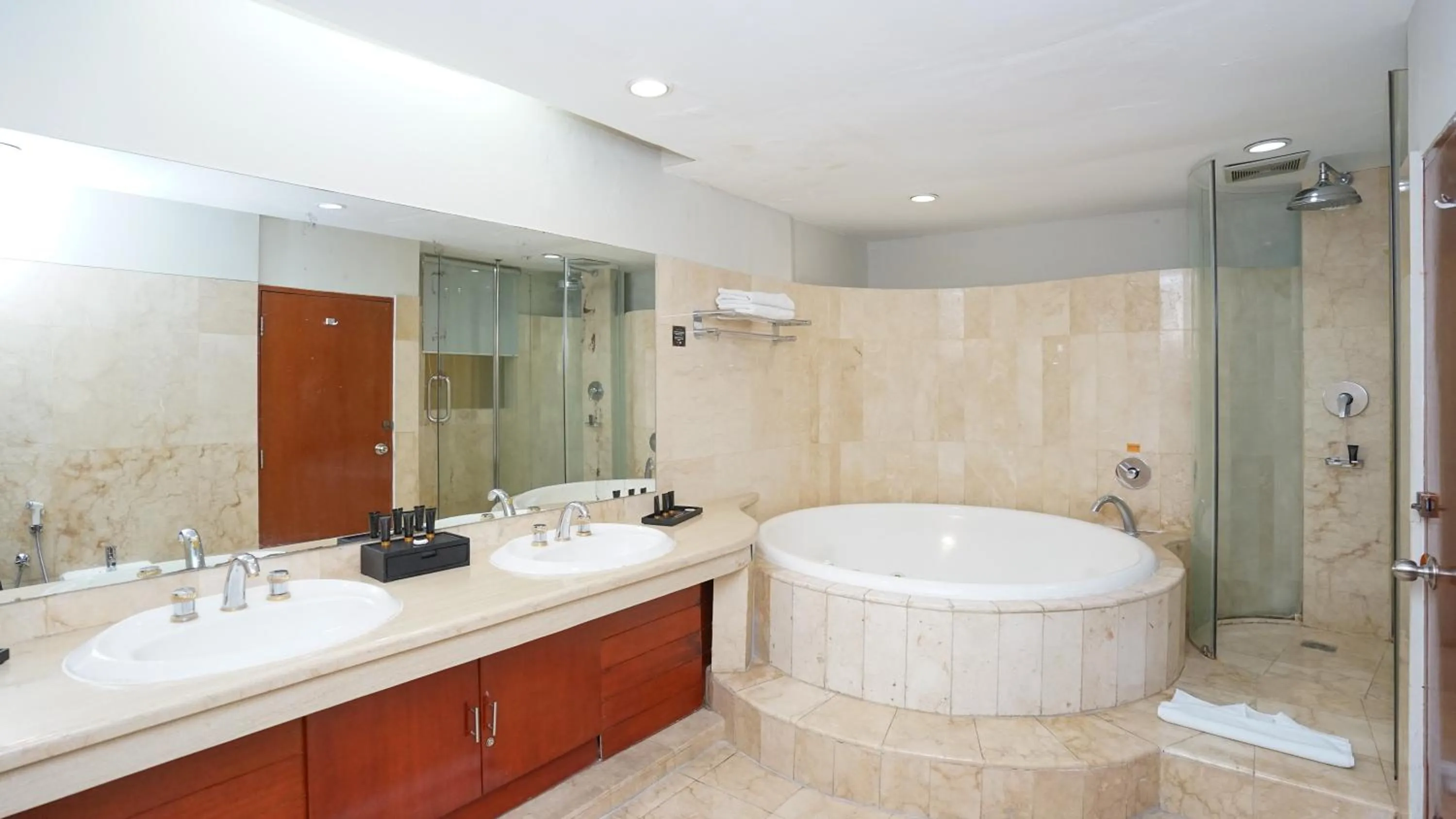 Bathroom in Hotel Savoy Homann