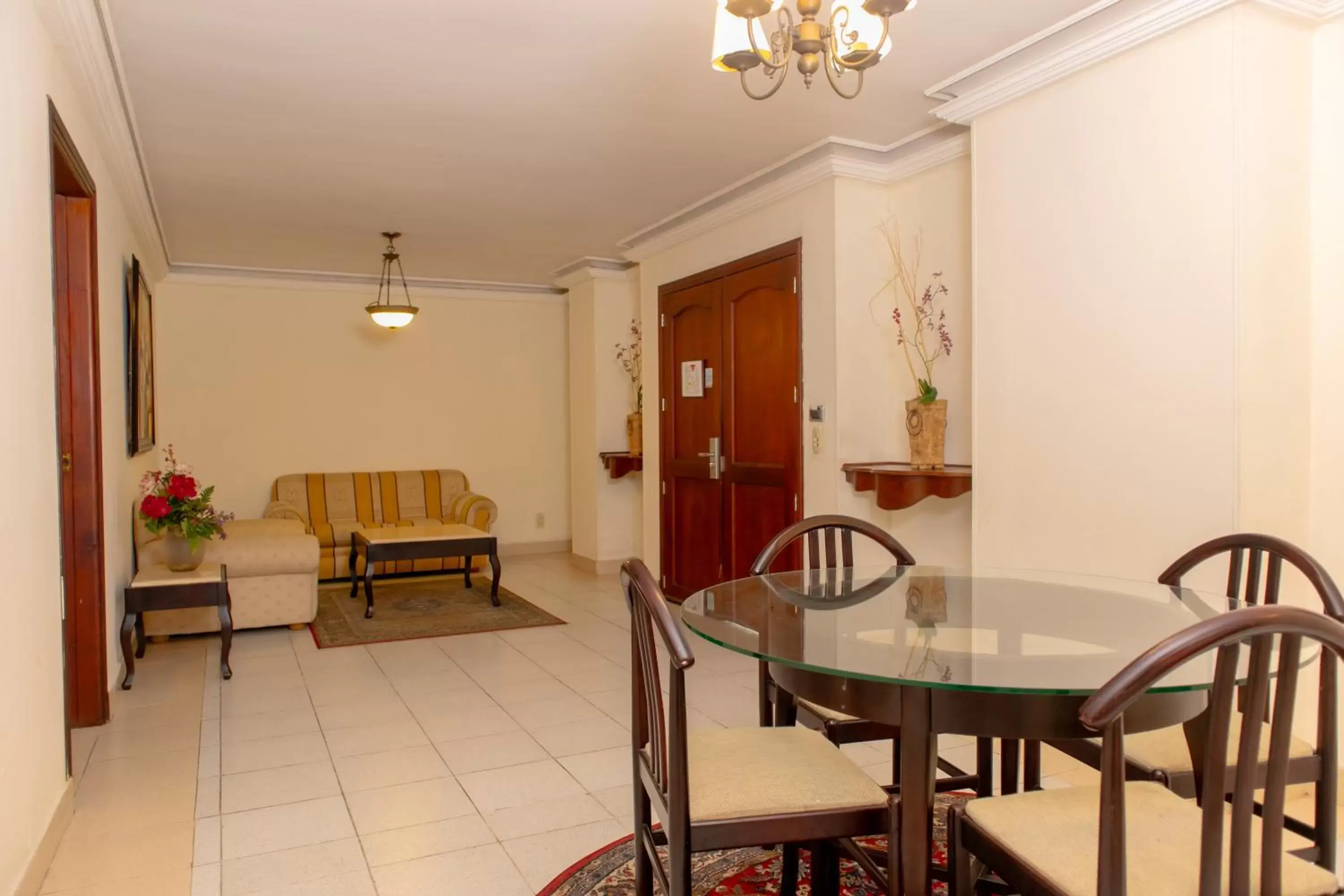 Living room, Dining Area in Hotel Faranda Express Puerta del Sol Barranquilla