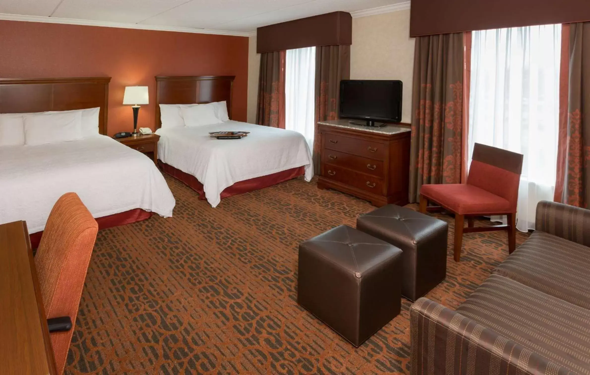 Bedroom in Hampton Inn & Suites Cleveland-Beachwood