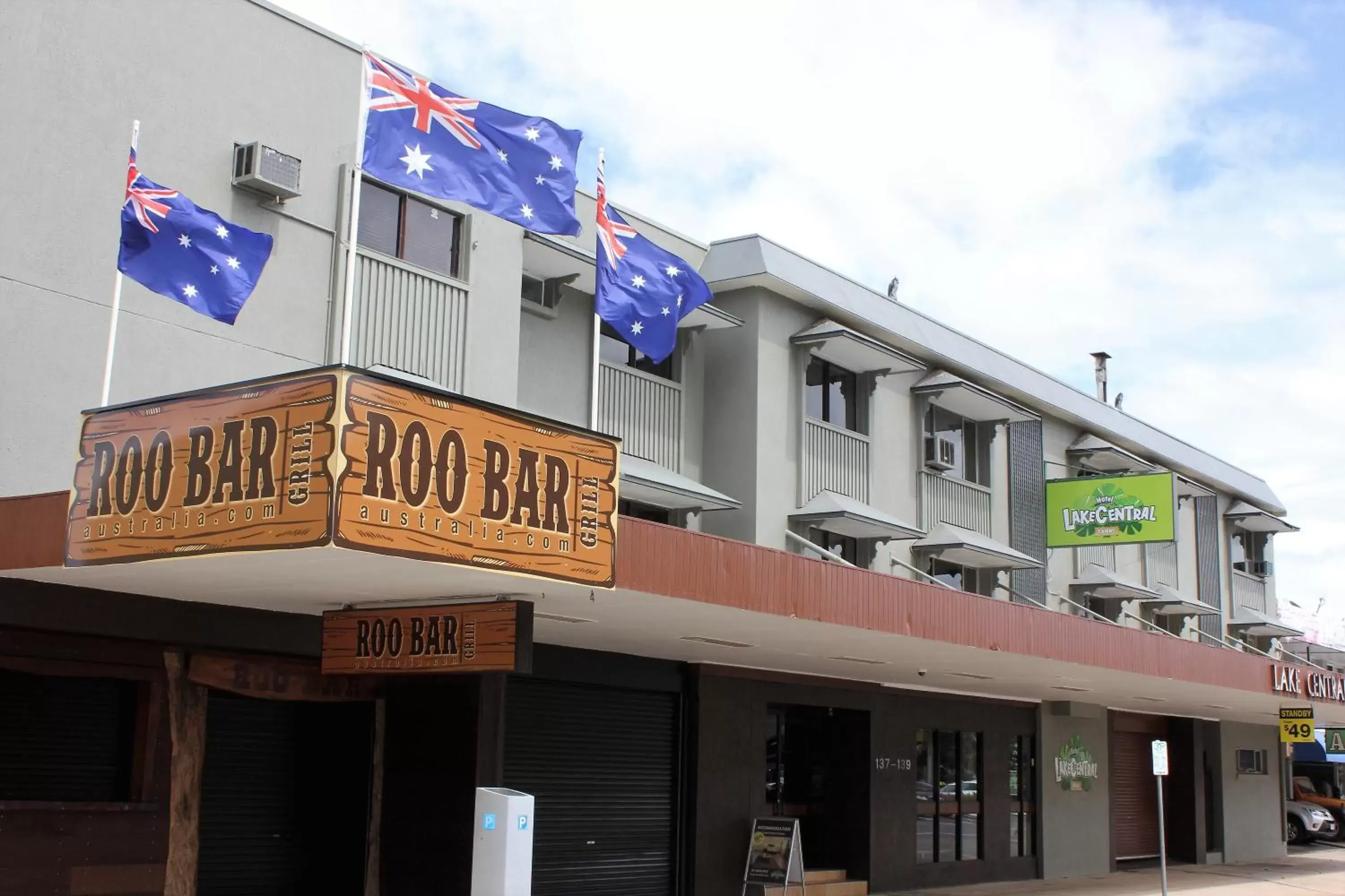 Property building in Lake Central Cairns