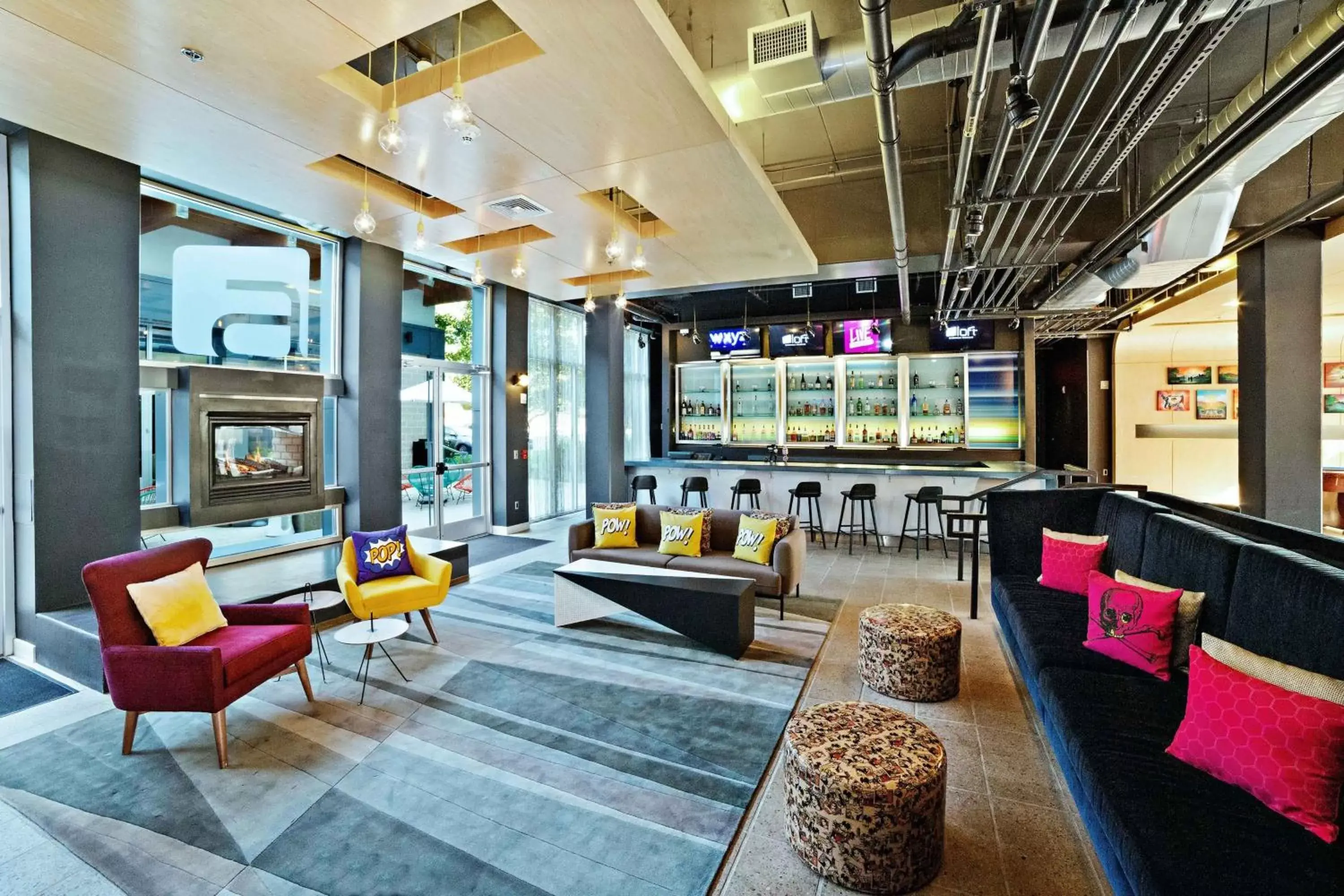 Lounge or bar in Aloft Nashville Franklin