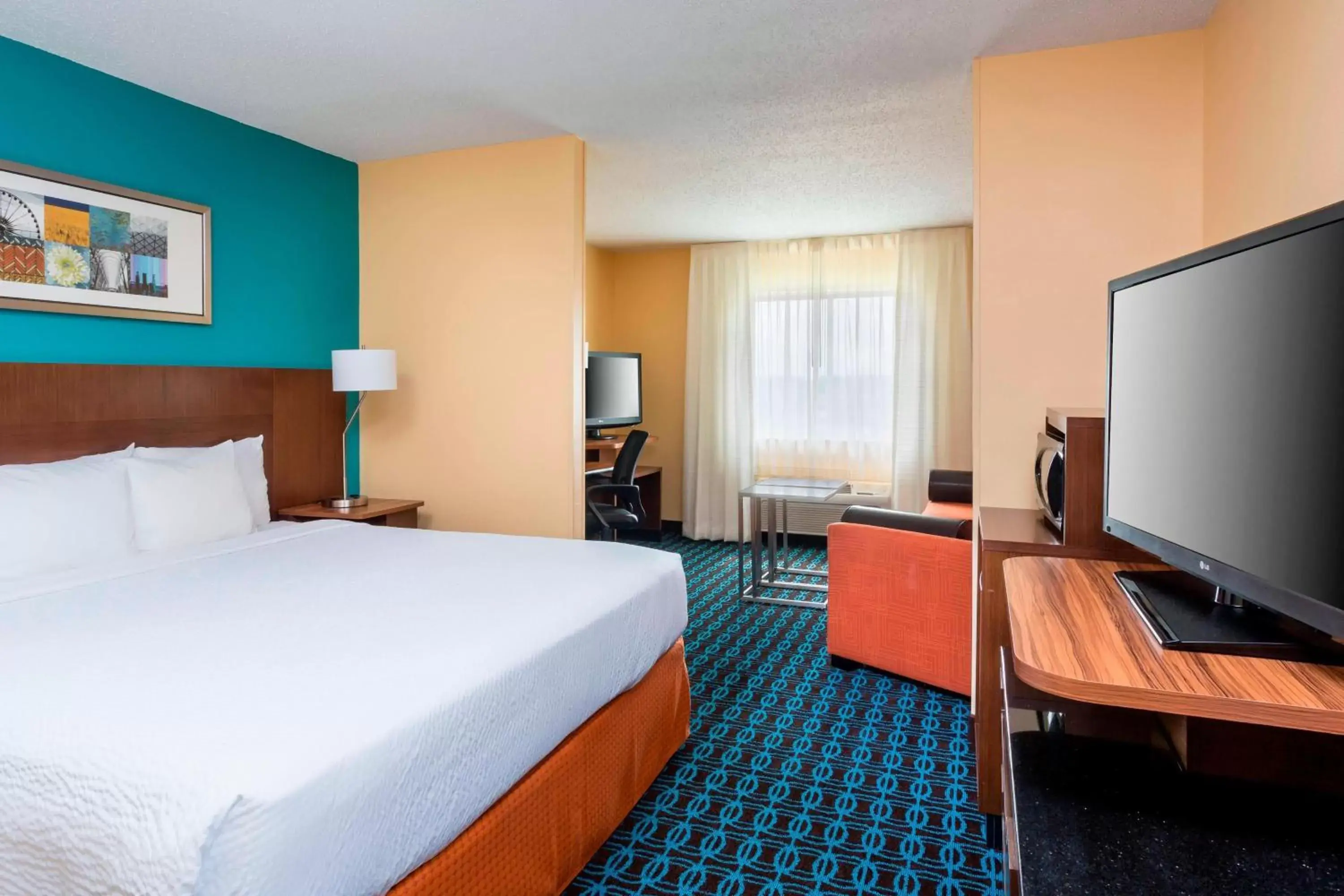 Photo of the whole room, Bed in Fairfield Inn & Suites Tyler