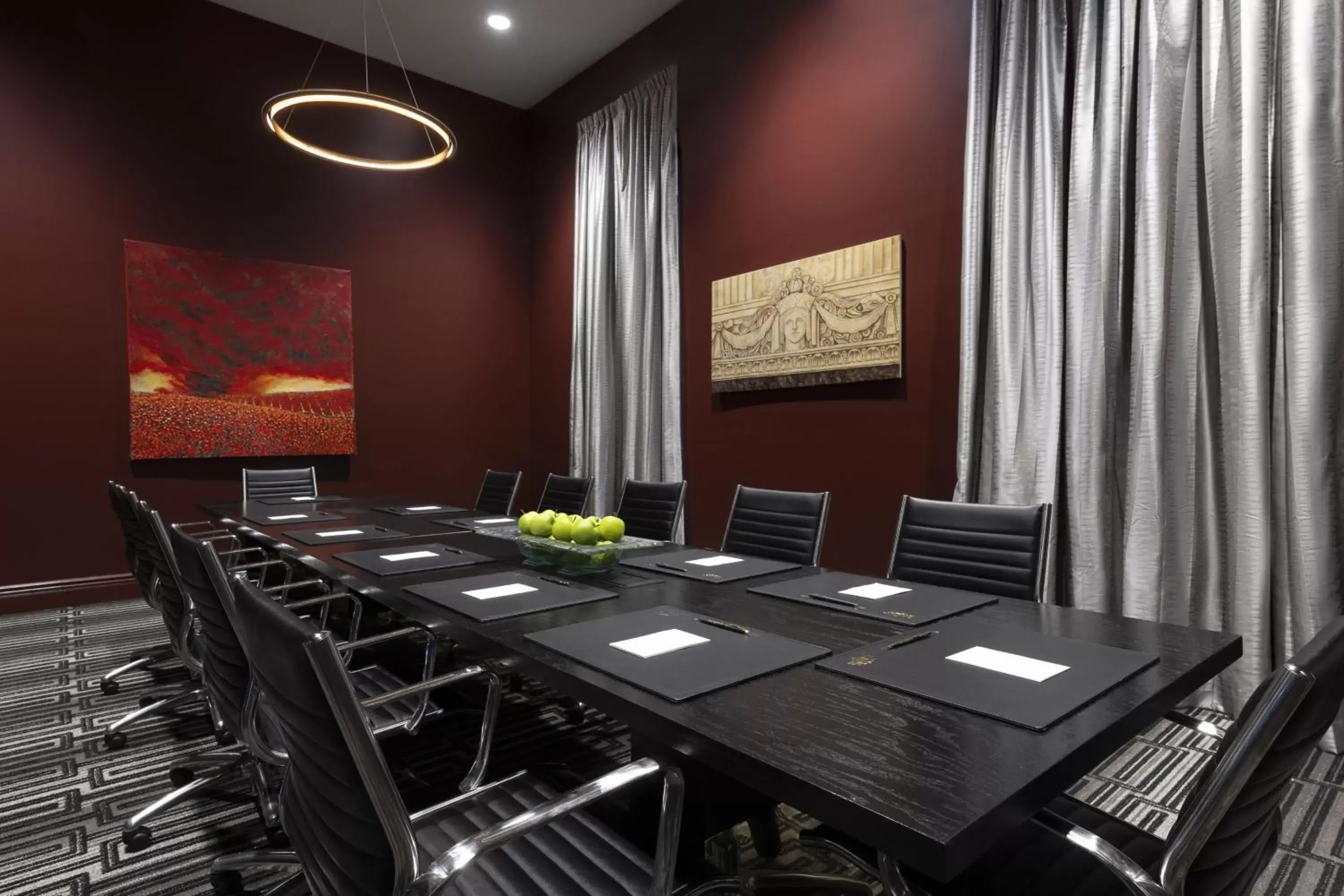 Meeting/conference room in The Warrior Hotel, Autograph Collection