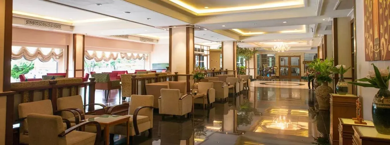 Restaurant/Places to Eat in Chakungrao Riverview Hotel