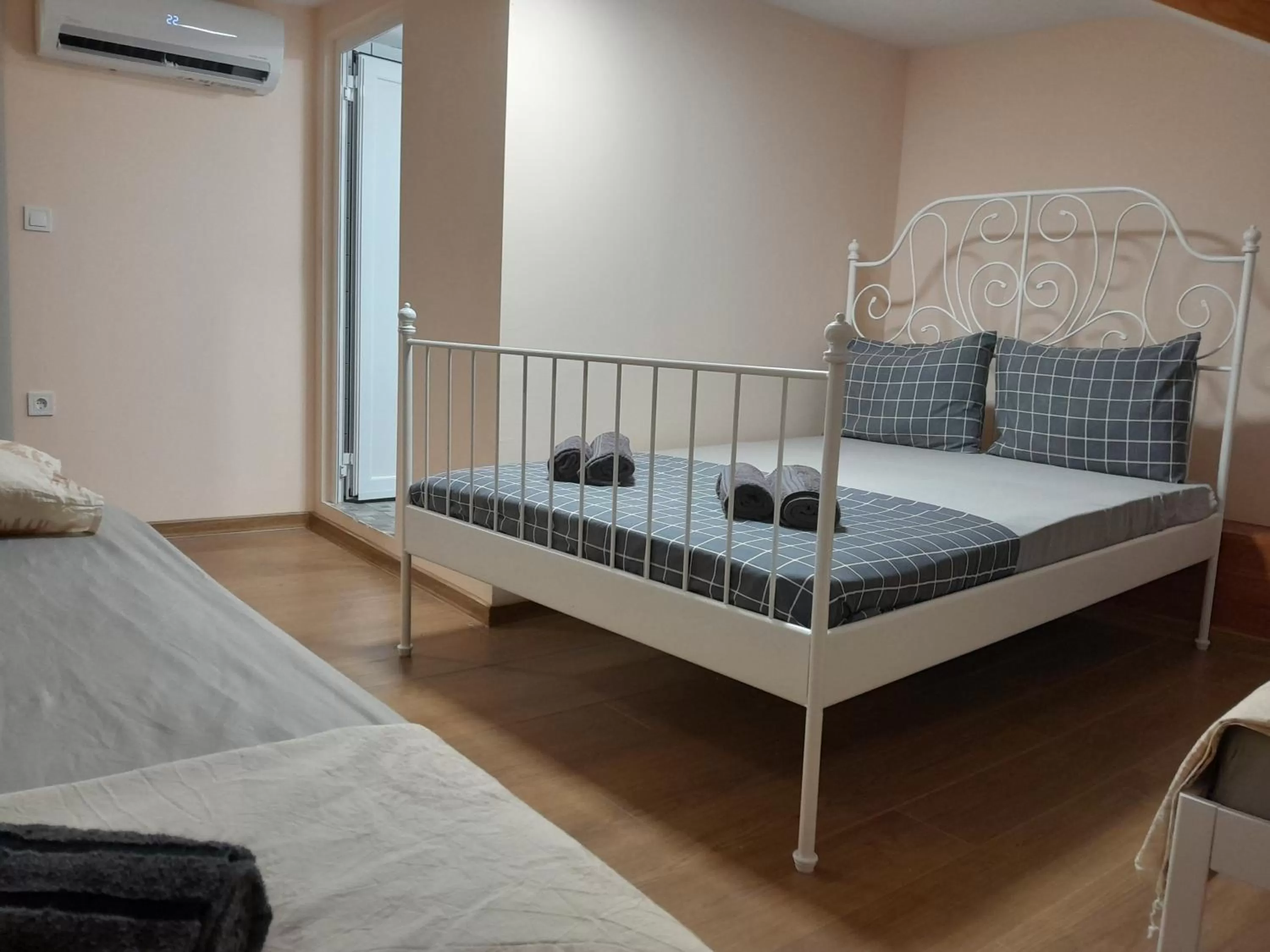 Bed in HANCHO SevenUps - KAPANA Plovdiv Center