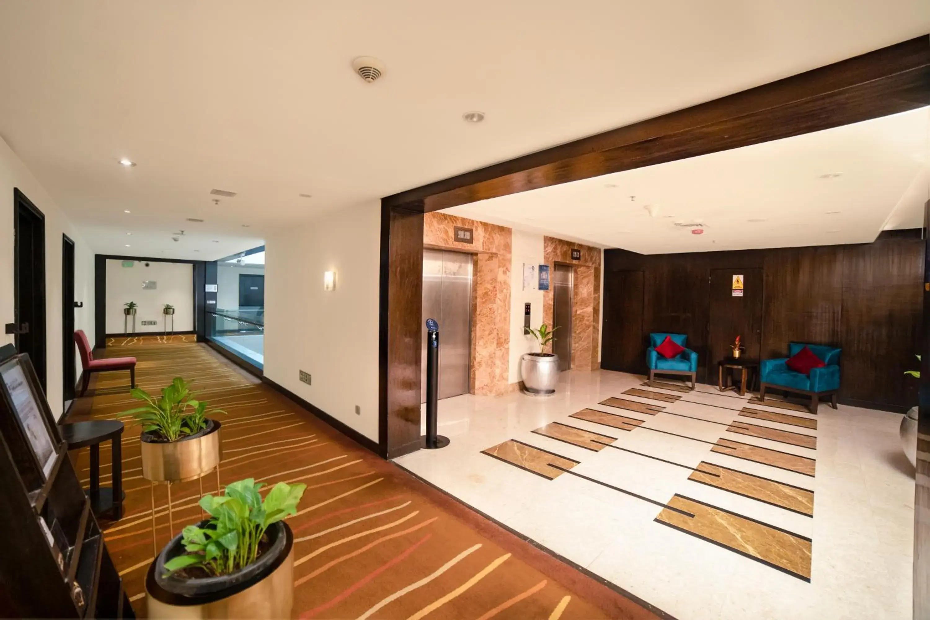 Property building, Lobby/Reception in Somerset Greenways Chennai