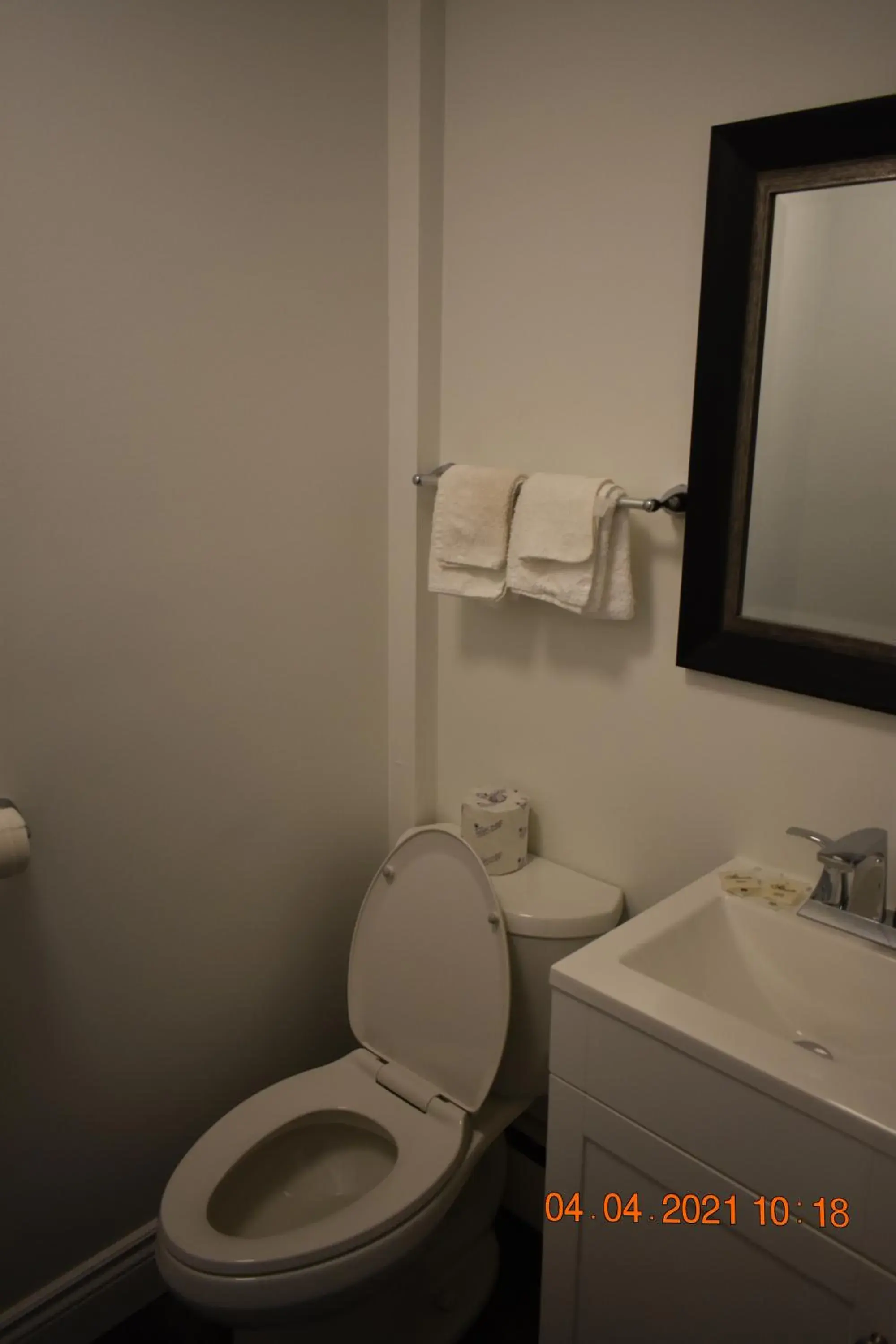 Bathroom in Time Travellers Motel