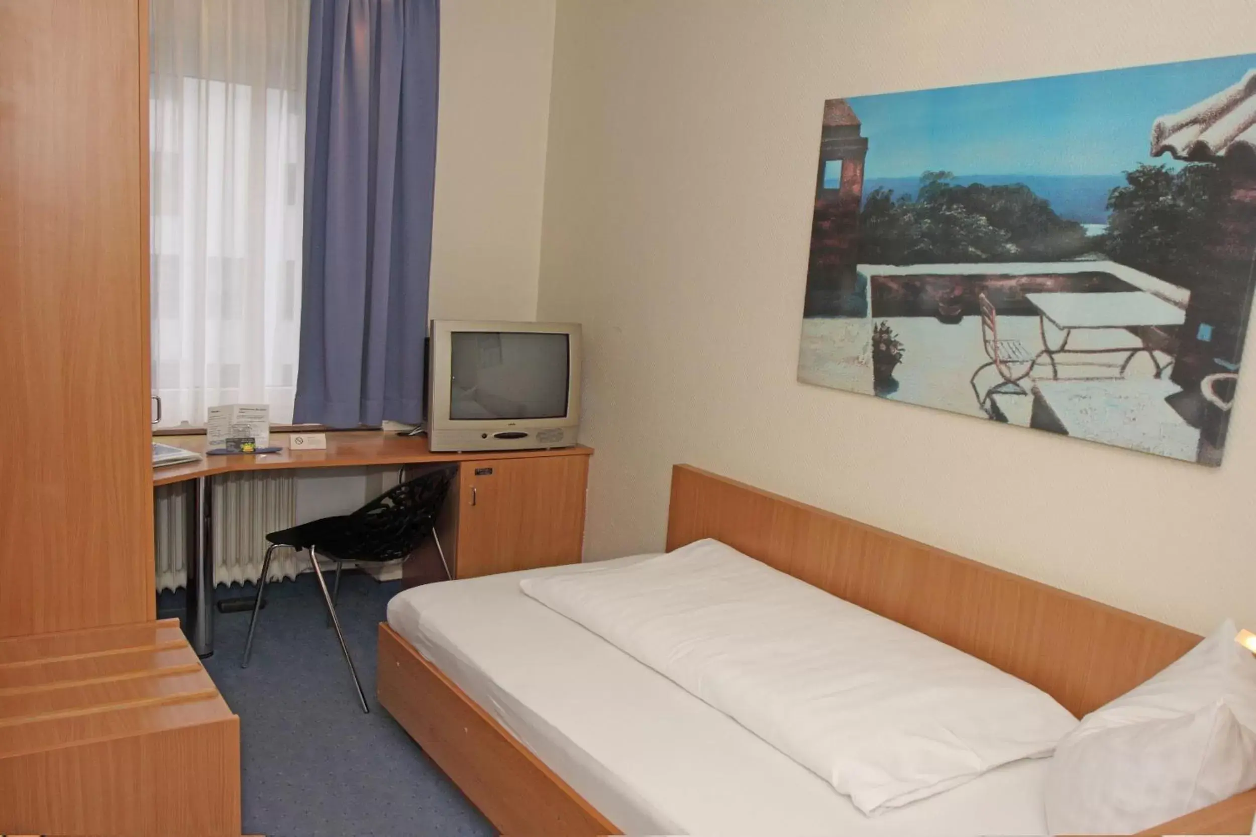 Single Room in Europa Hotel City