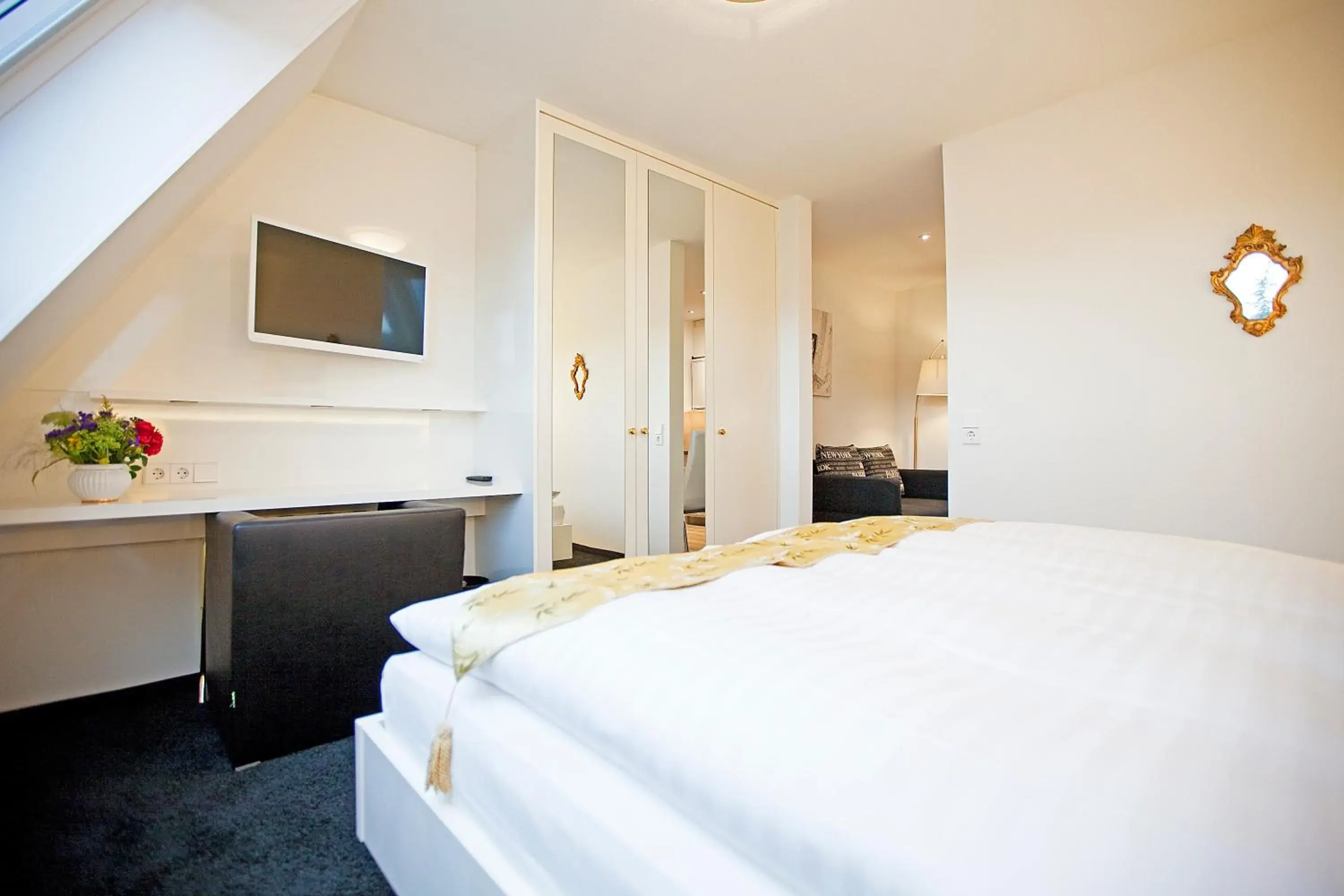 Photo of the whole room, Bed in Hotel Krone