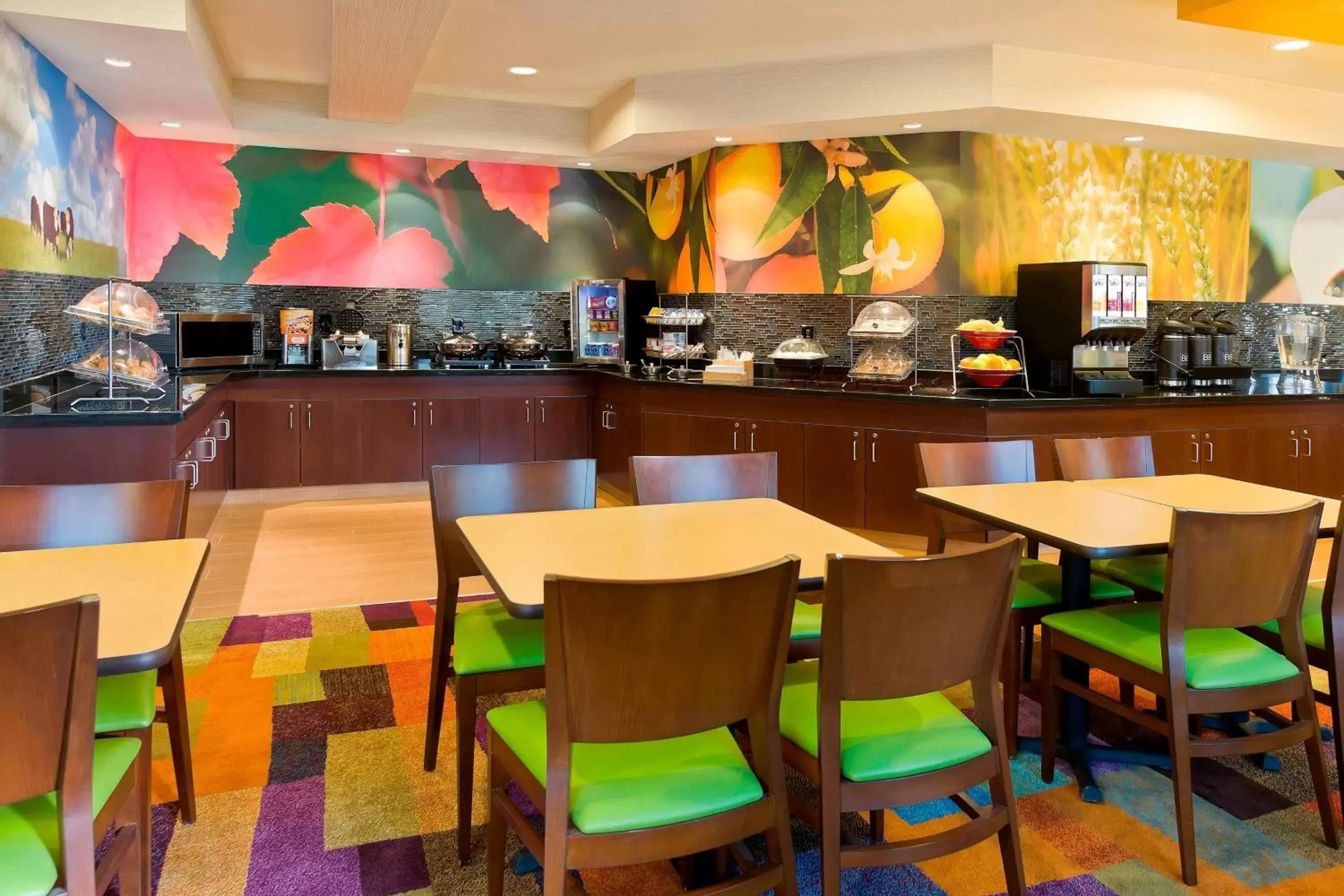 Breakfast, Restaurant/Places to Eat in Fairfield Inn & Suites Lexington Keeneland Airport