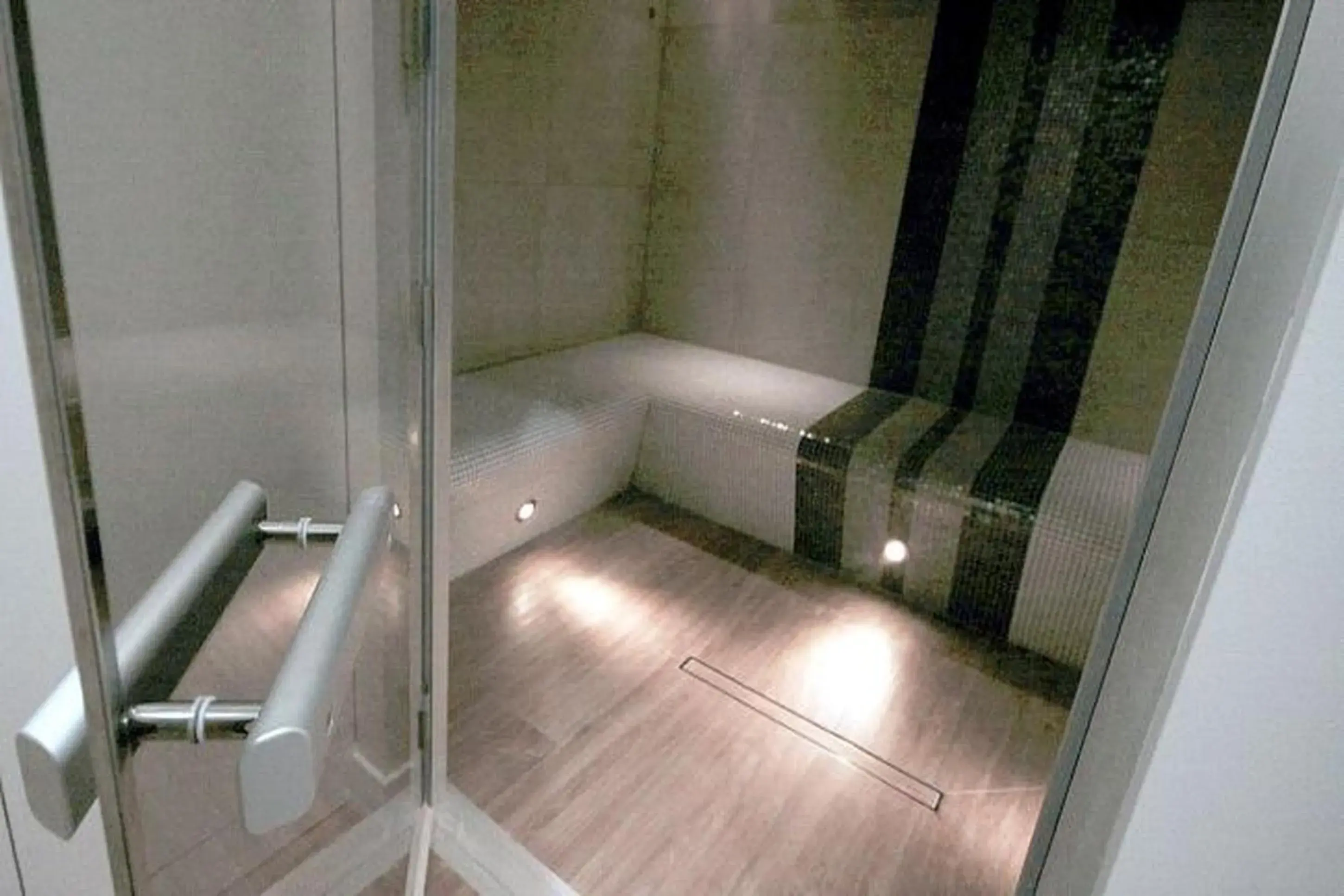 Steam room, Bathroom in Hôtel Brésil Opéra SPA