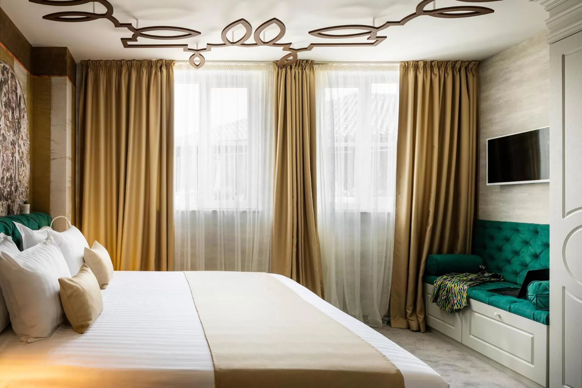 City view, Bed in Gallery 37 Powered by ASTON