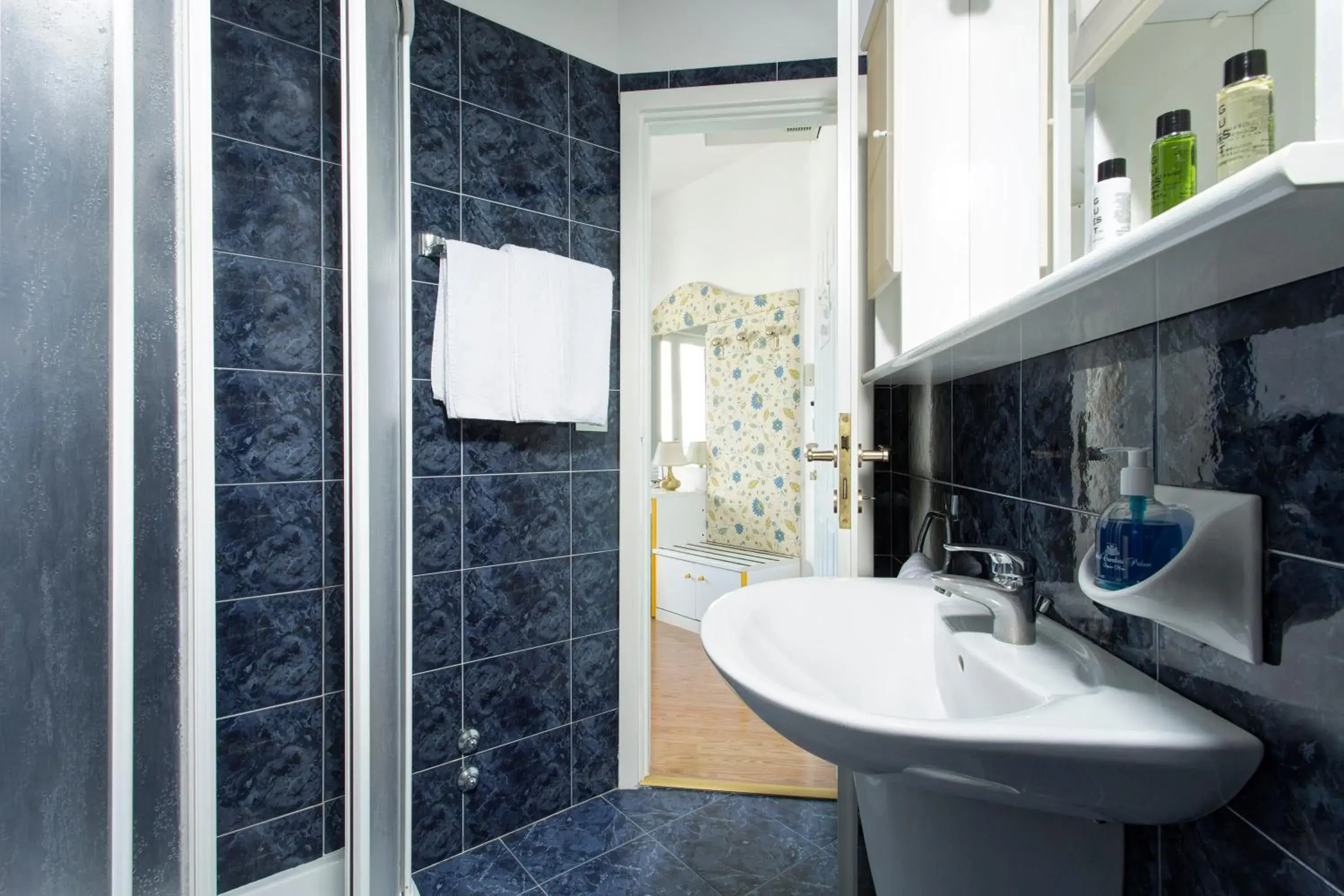 Bathroom in Hotel Cavalieri Palace