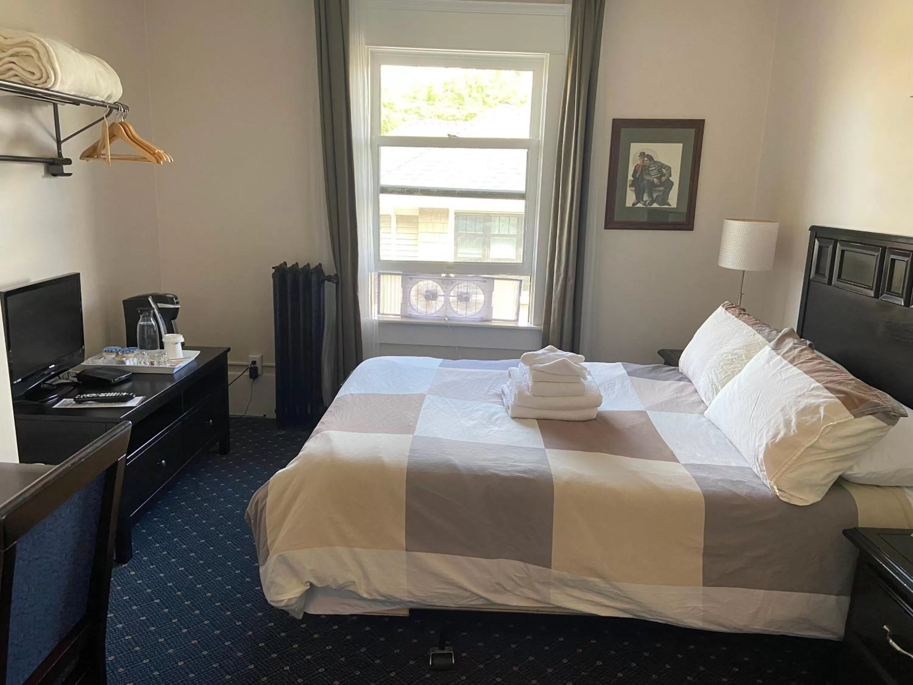 Bed in Windsor Guest House