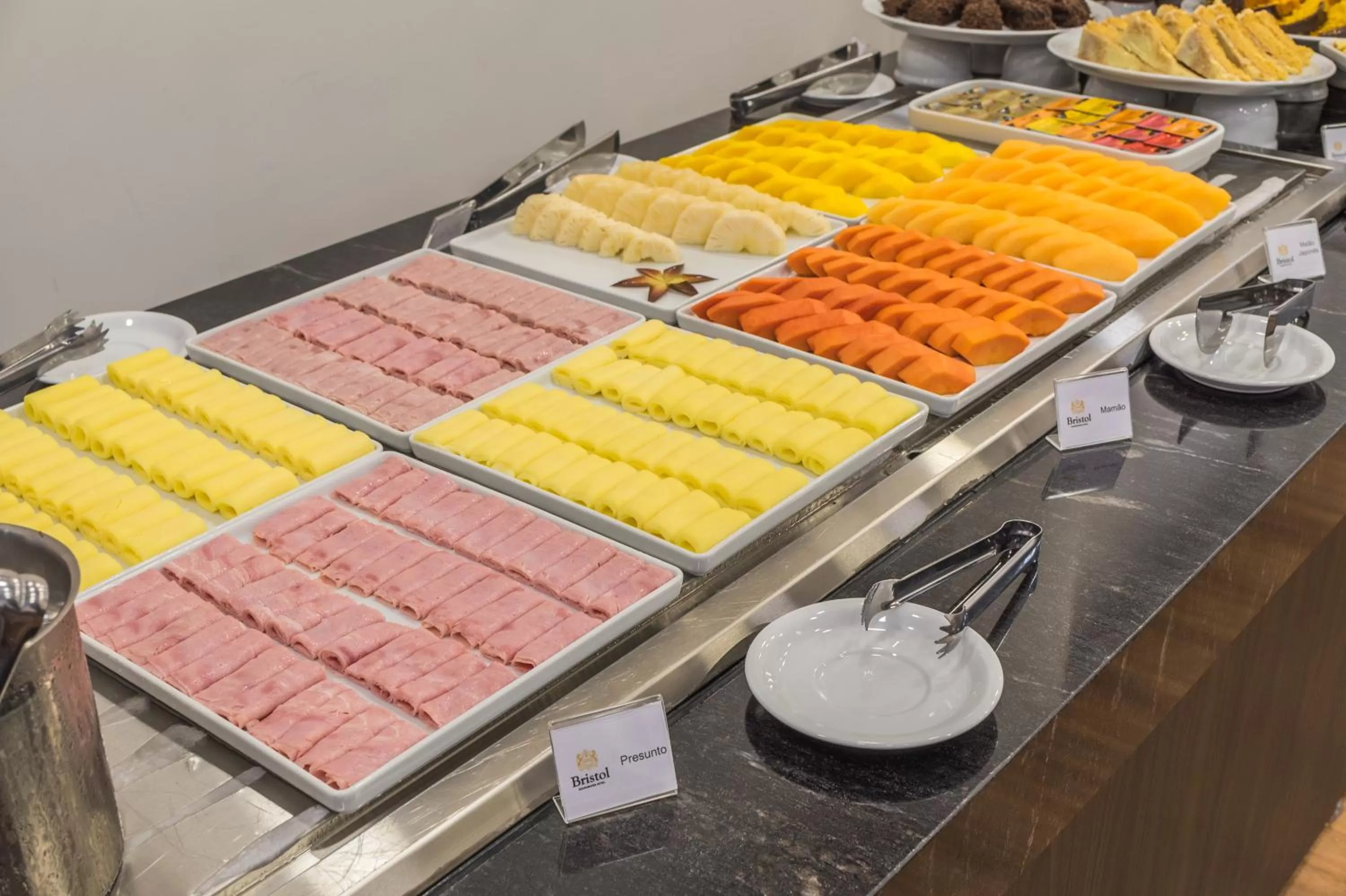 Buffet breakfast in Bristol Guararapes Fortaleza Centro de Eventos