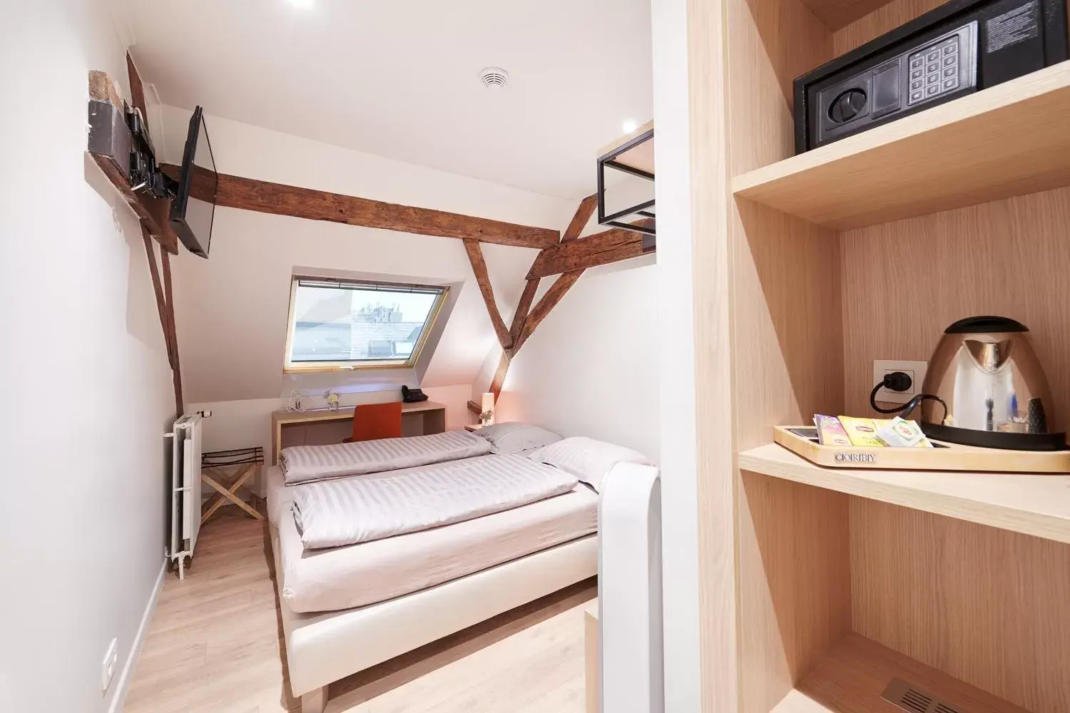 Budget Twin Room - single occupancy in Hotel Royal Astrid Budget Twin Room - single occupancy in Hotel Royal Astrid