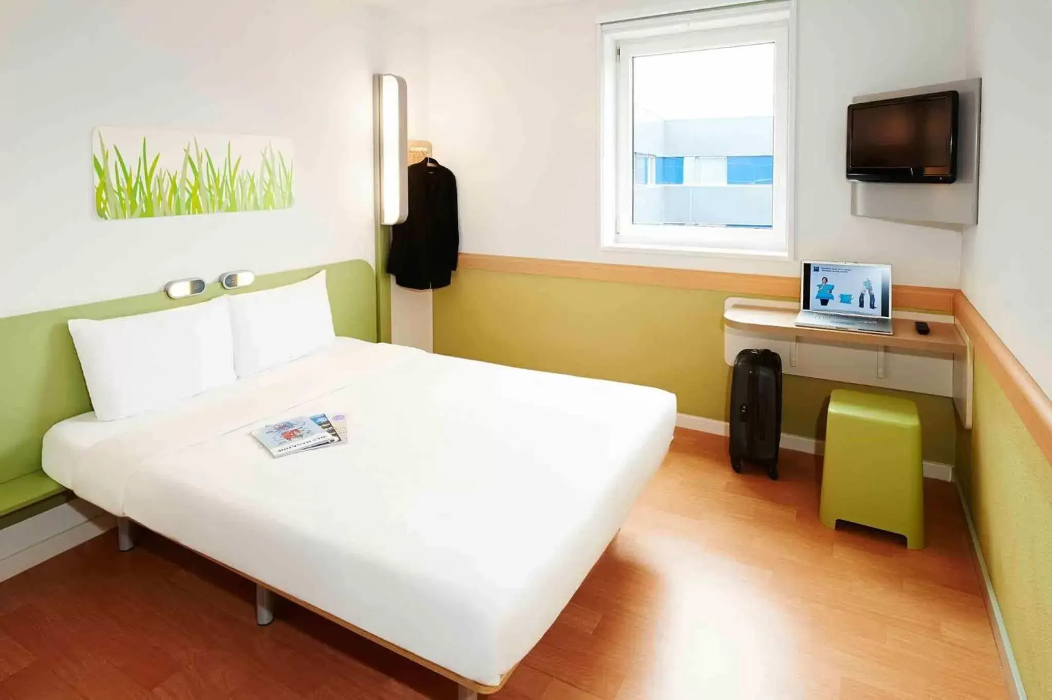 Day, Bed in ibis budget Nancy Porte Sud