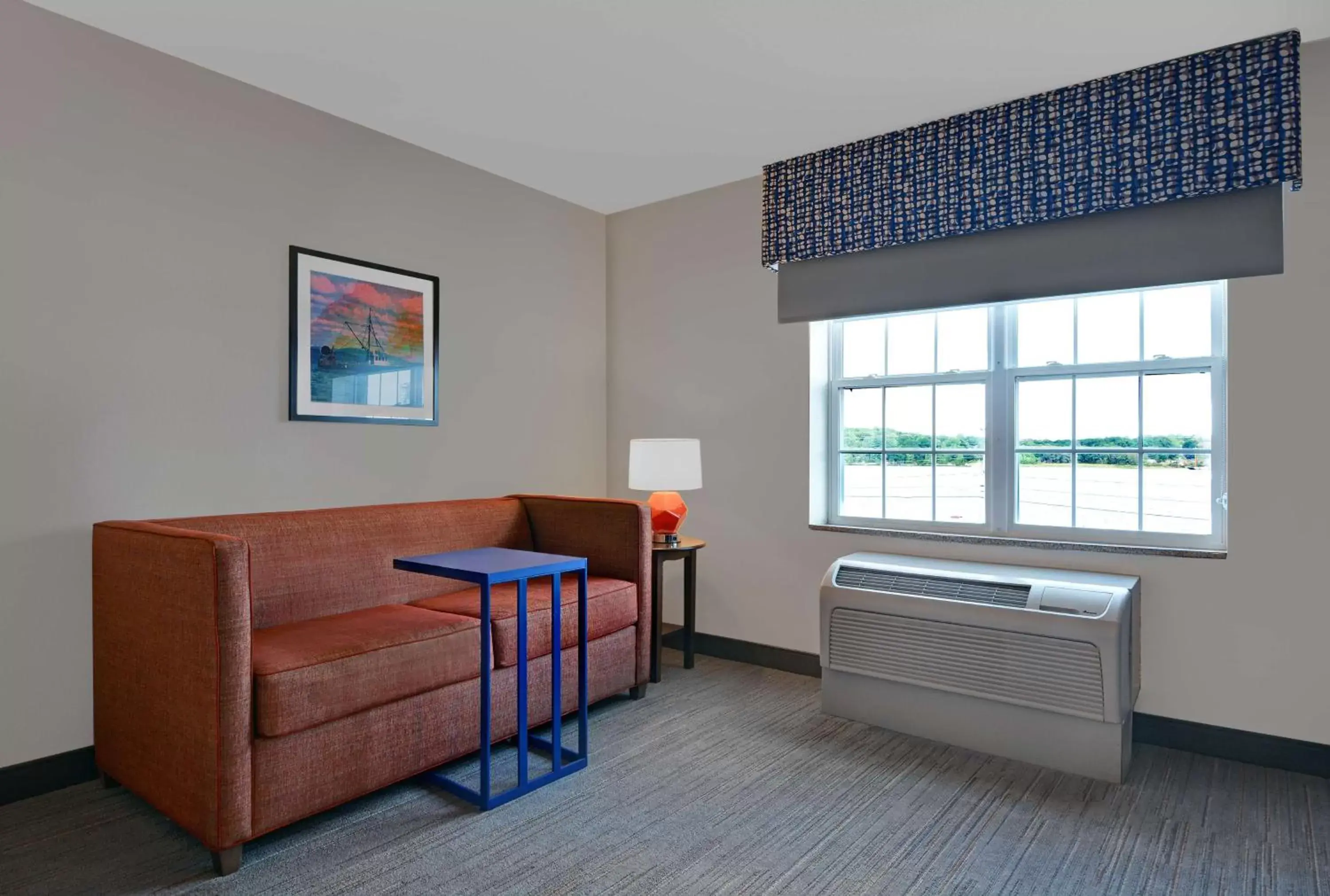 Living room, Seating Area in Hampton Inn Bath - Brunswick Area , ME