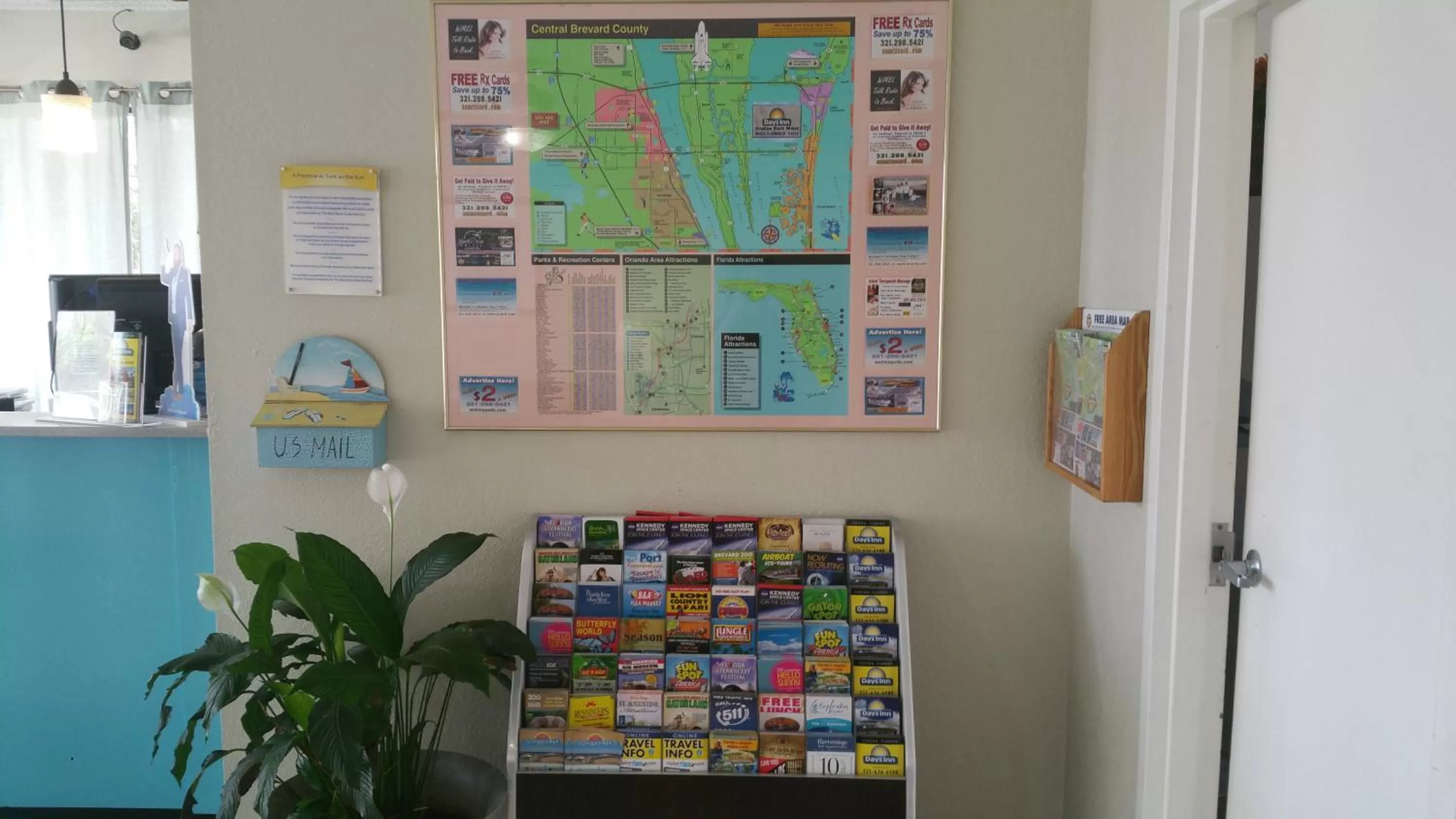 Lobby or reception in Days Inn by Wyndham Cocoa Cruiseport West At I-95/524