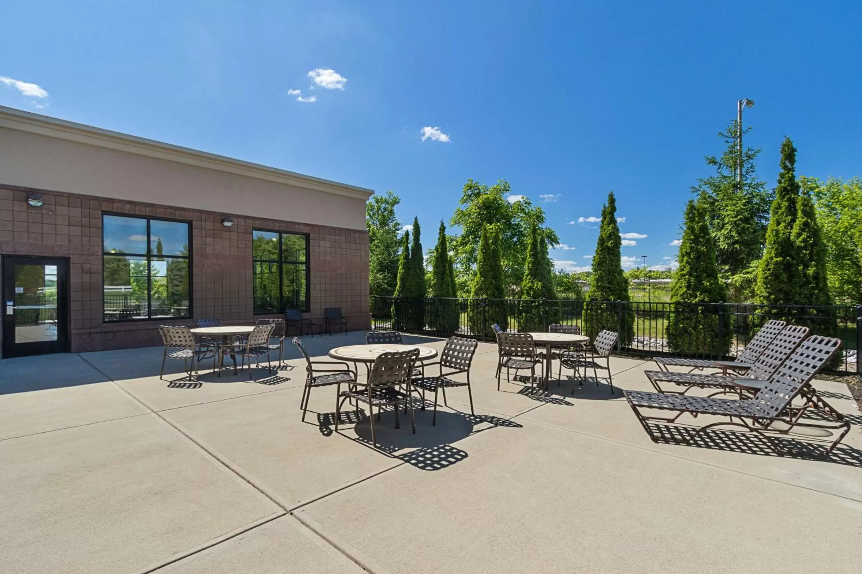 Patio in Hampton Inn and Suites Indianapolis/Brownsburg