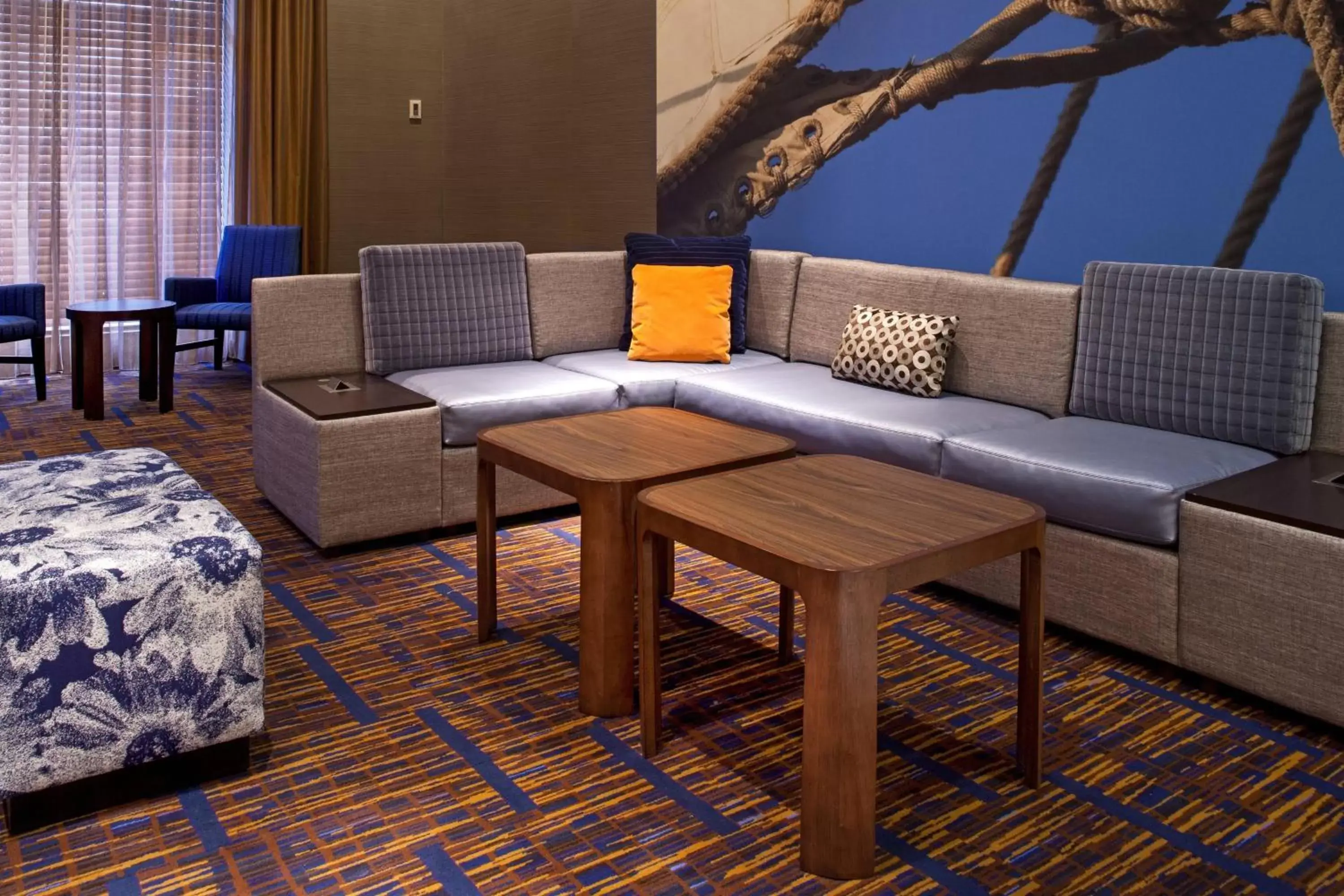 Lobby or reception, Seating Area in Courtyard by Marriott Baltimore Downtown/Inner Harbor