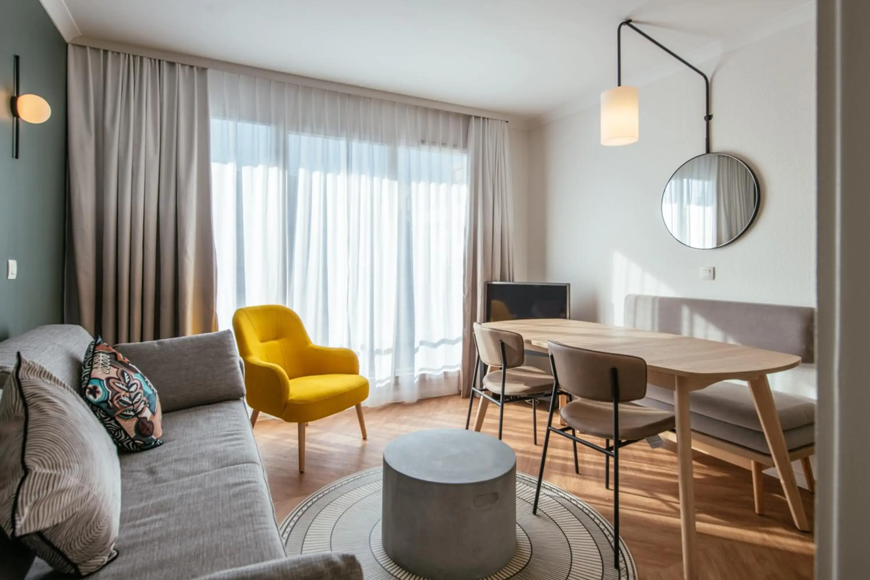 Living room, Seating Area in Adagio Paris Buttes Chaumont Aparthotel