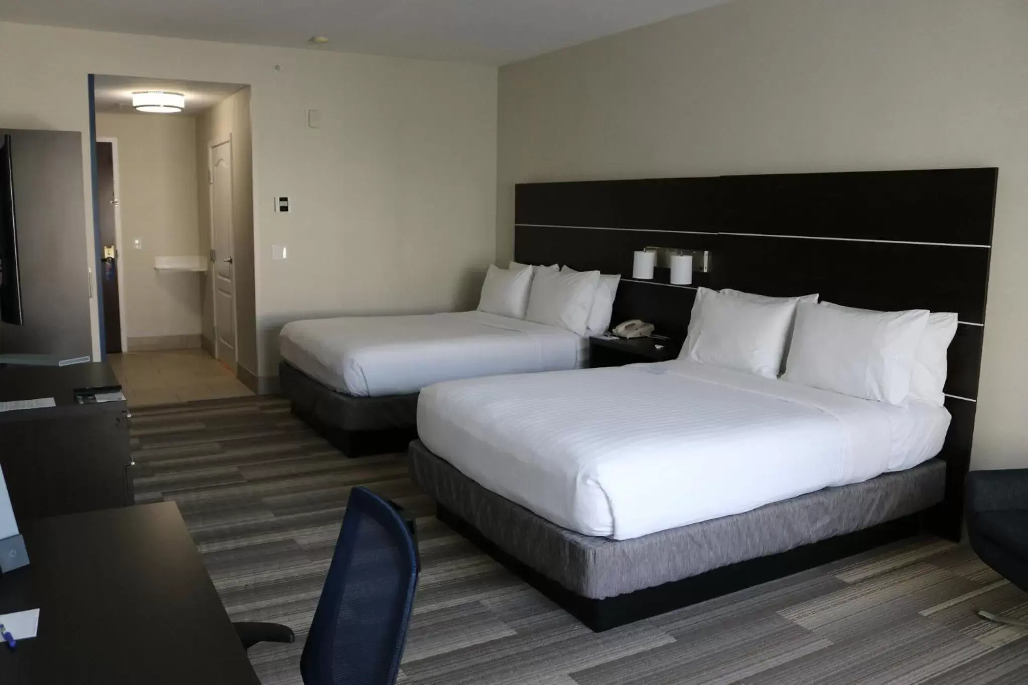 Photo of the whole room, Bed in Holiday Inn Express Hotel & Suites El Dorado Hills, an IHG Hotel