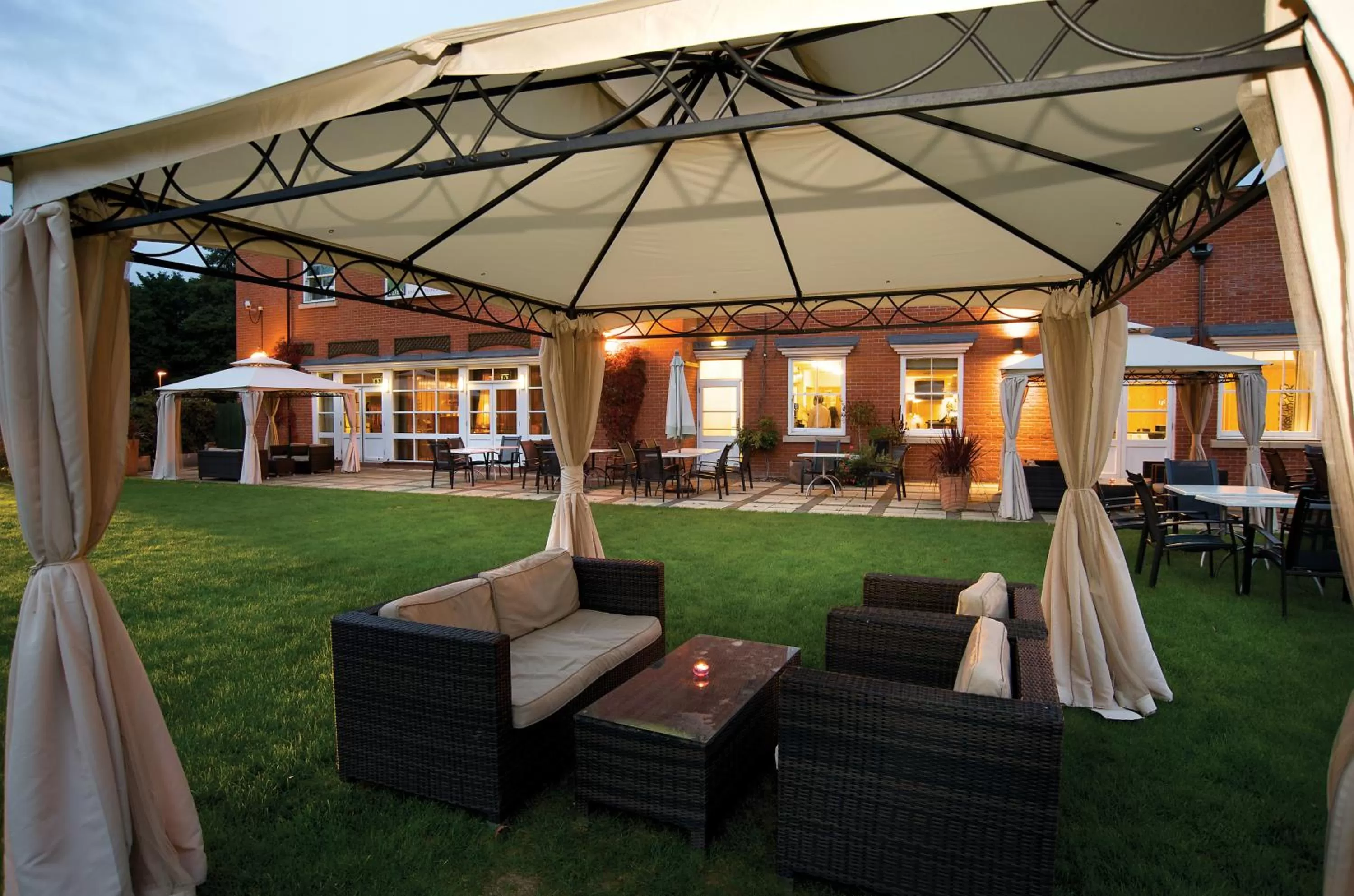 Facade/entrance in The Pinewood Hotel