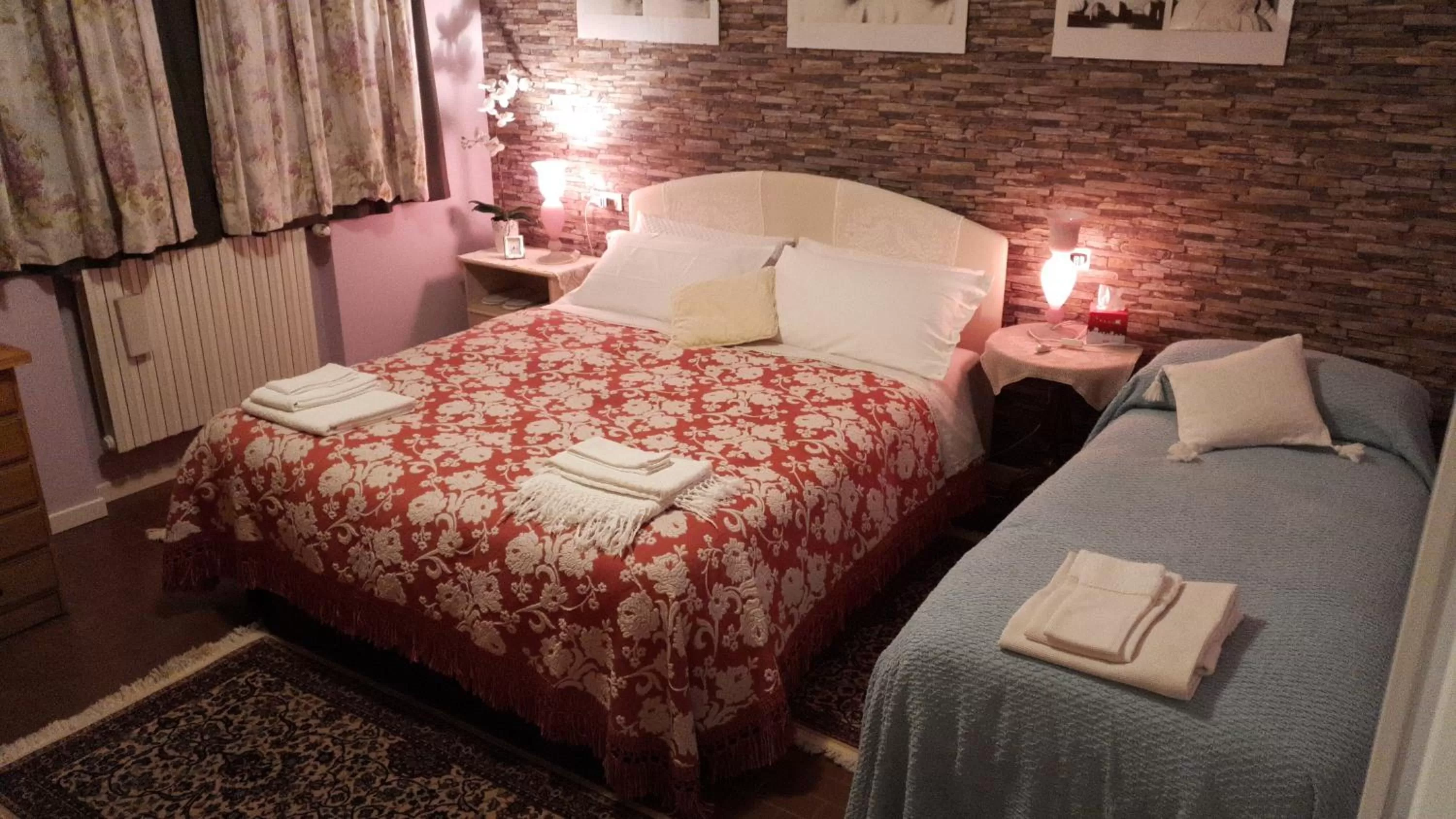 Bedroom, Bed in B&B Family Home