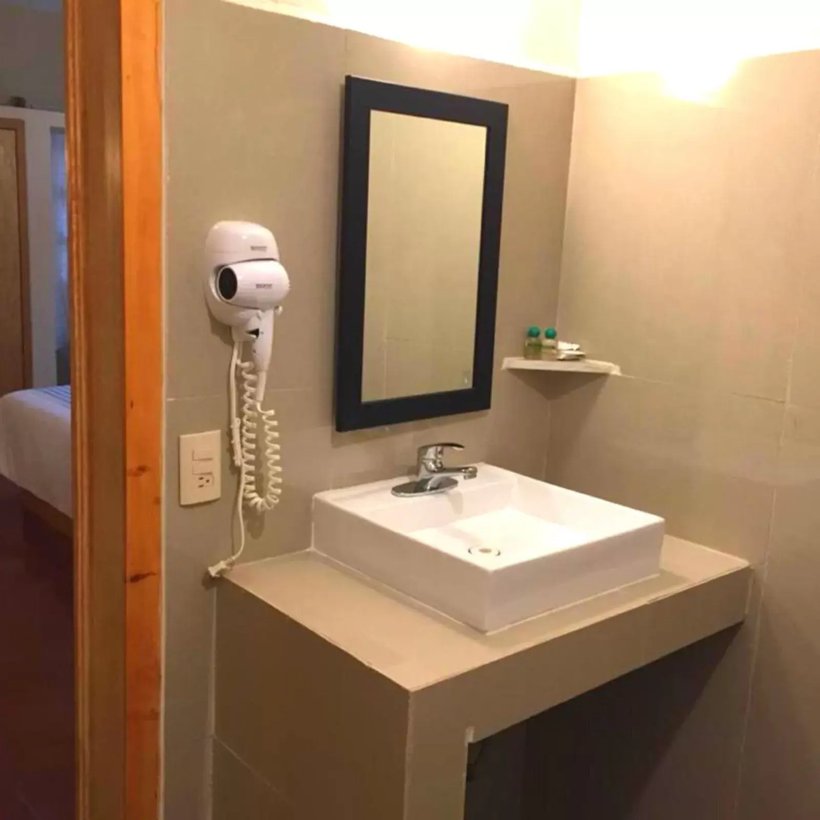 Shower, Bathroom in Hotel La Ceiba