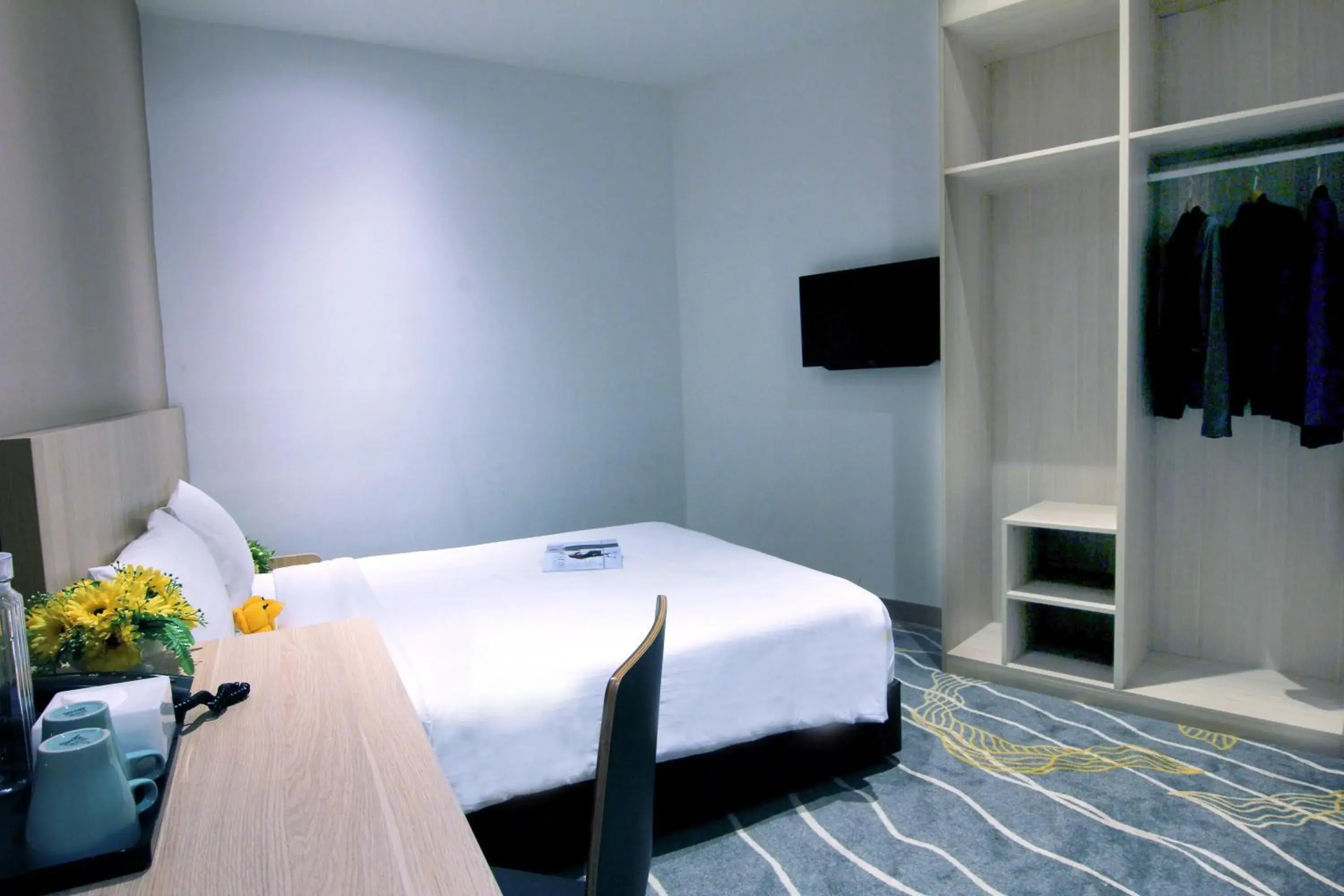 Bedroom, Bed in Pacific Express Hotel Chinatown Bedroom, Bed in Pacific Express Hotel Chinatown