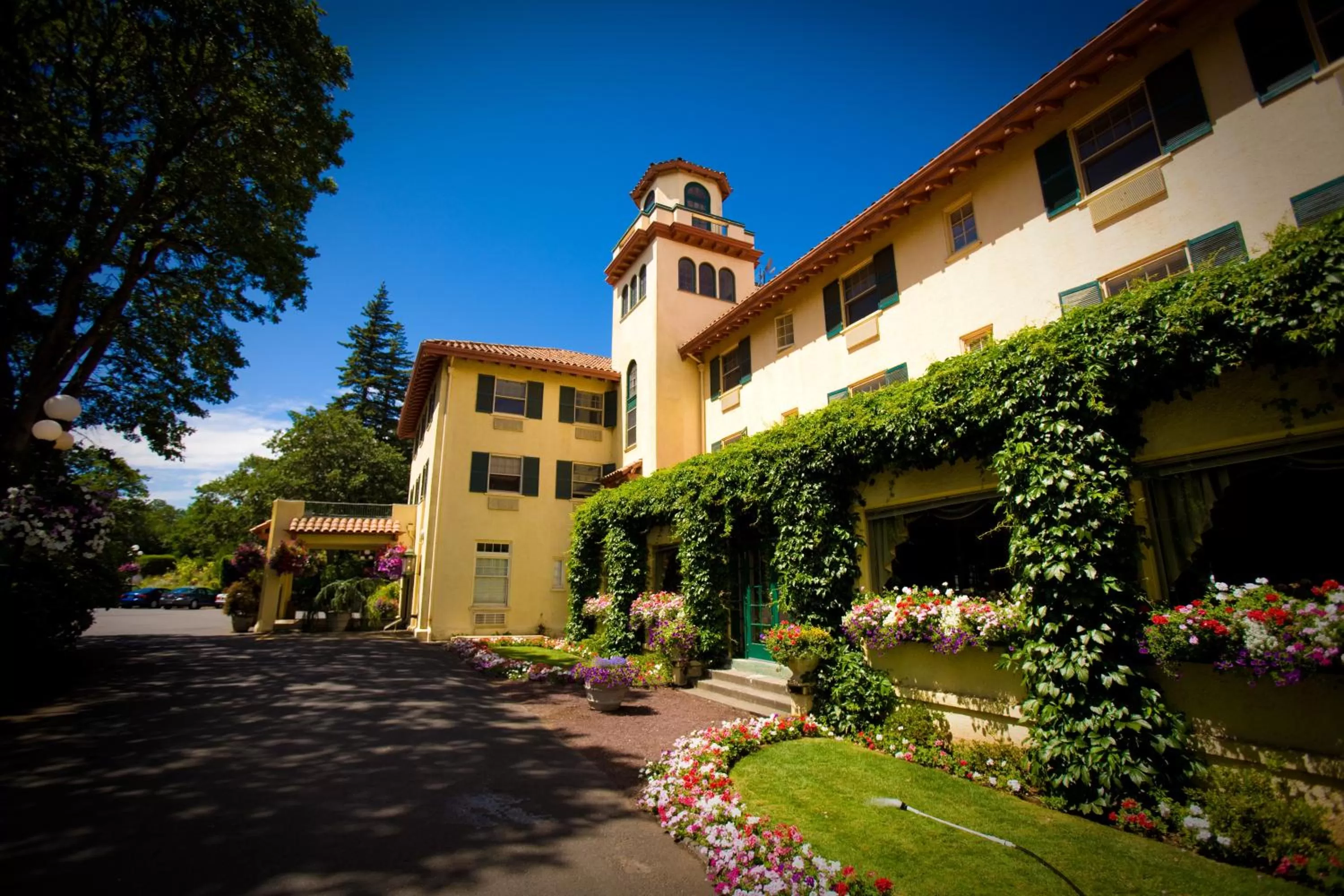 Property building in Columbia Gorge Hotel & Spa