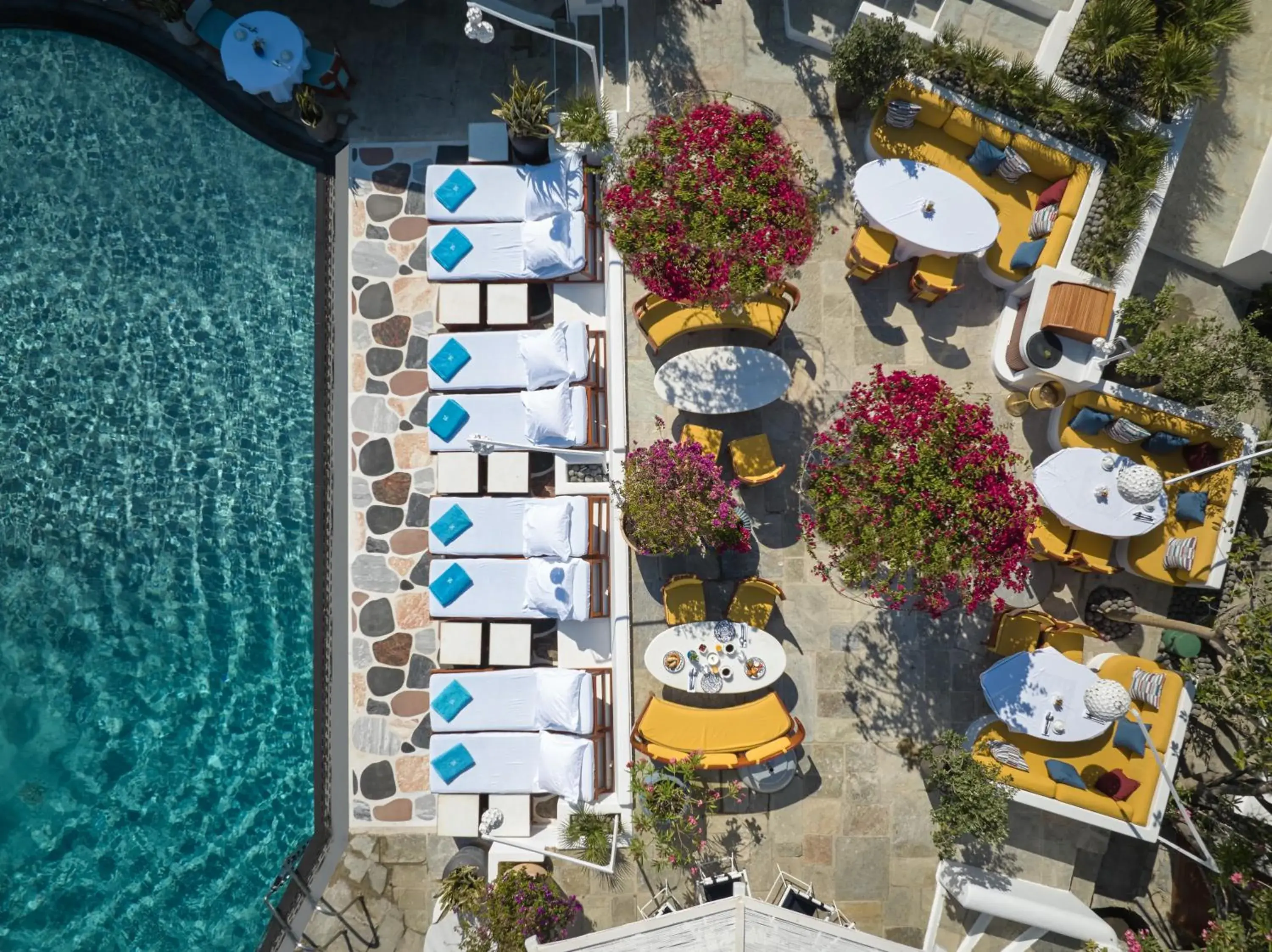 Restaurant/places to eat, Pool View in Belvedere Mykonos - Main Hotel