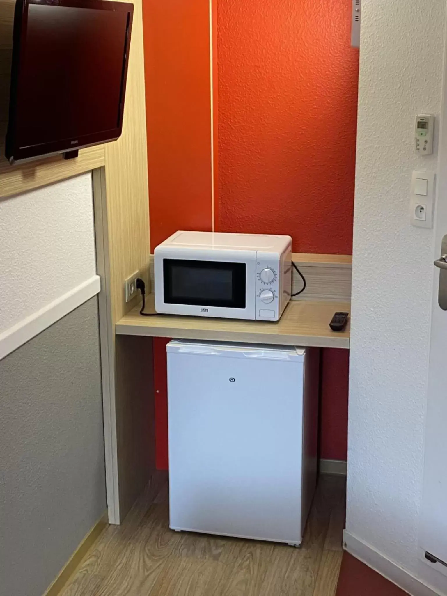 minibar, Kitchen/Kitchenette in Premiere Classe Tours Sud - Joue Les Tours