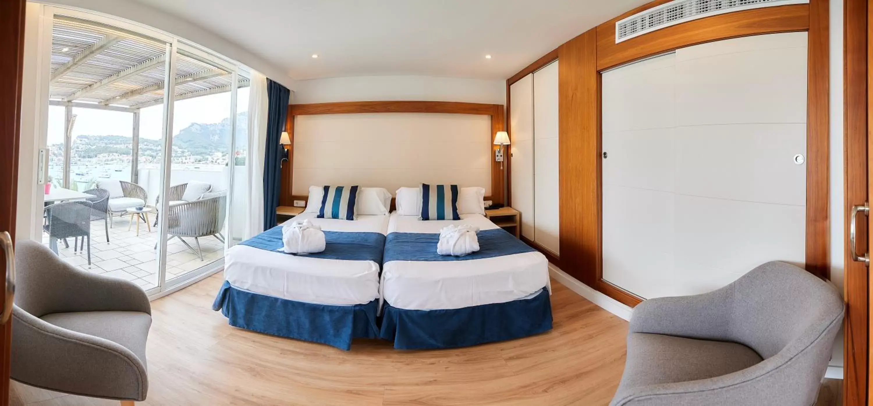 Suite with Terrace (2 Adults) in Los Geranios Suite with Terrace (2 Adults) in Los Geranios