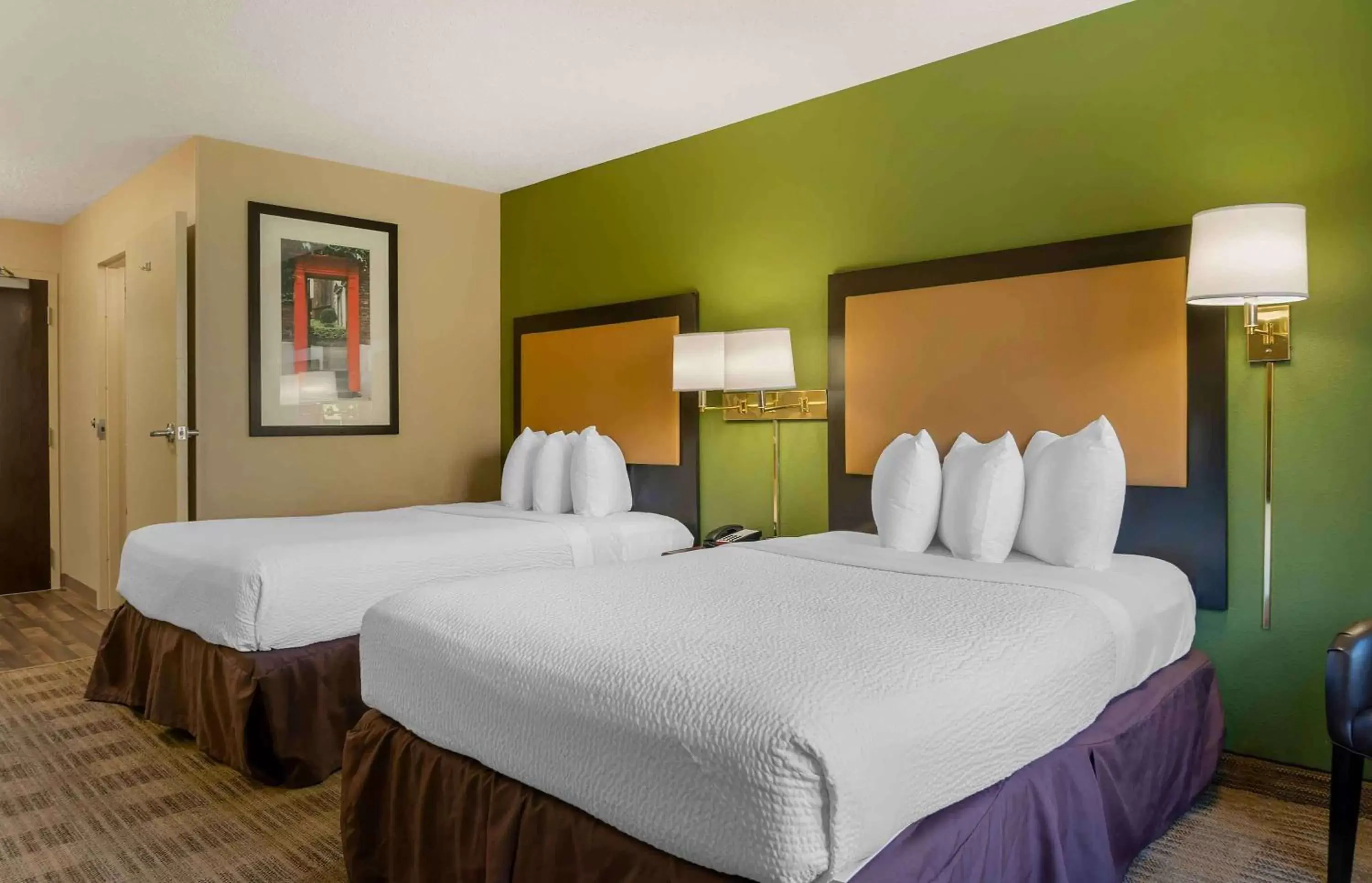 Bedroom, Bed in Extended Stay America Suites - Detroit - Canton