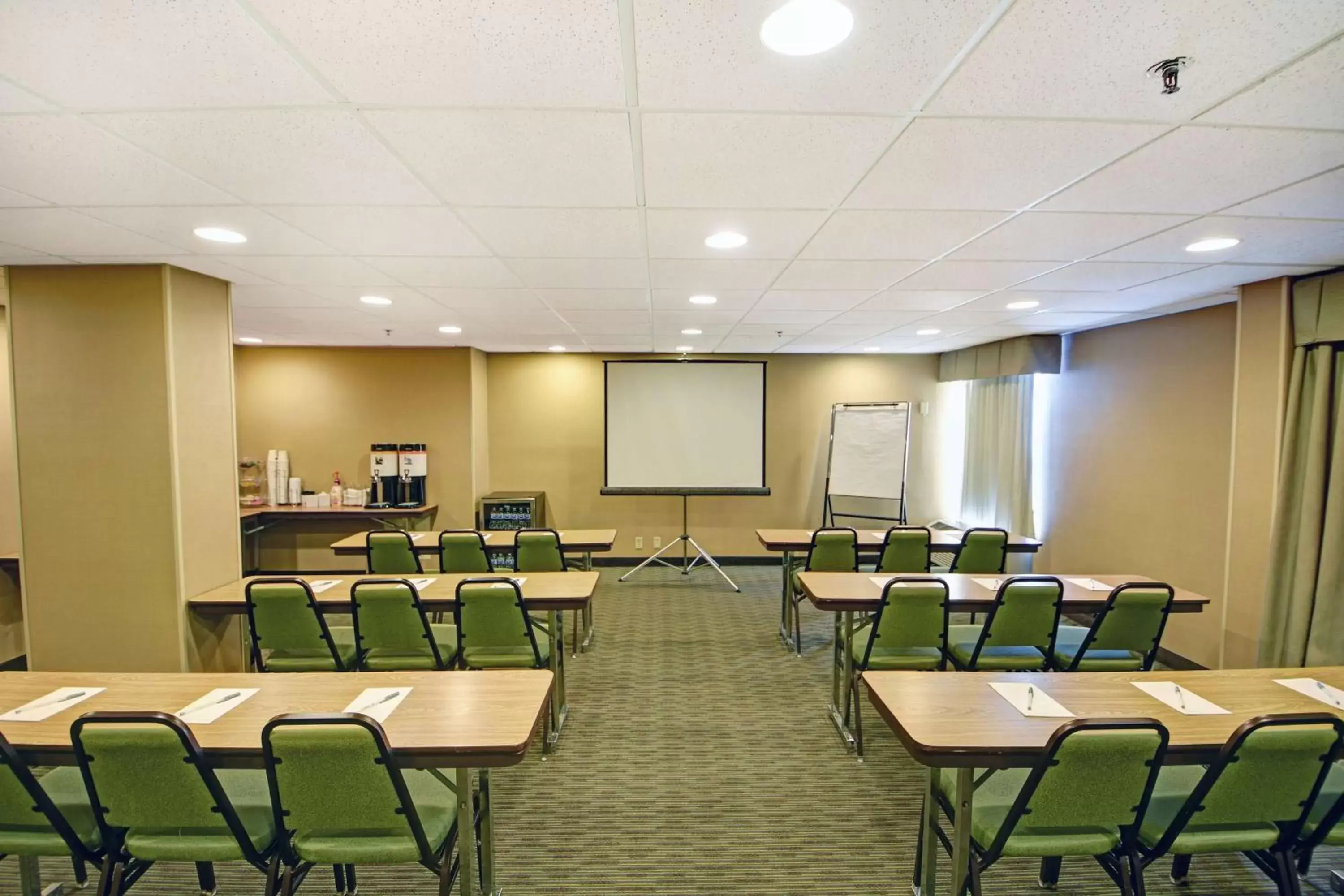 Meeting/conference room in Hampton Inn Kansas City - Airport