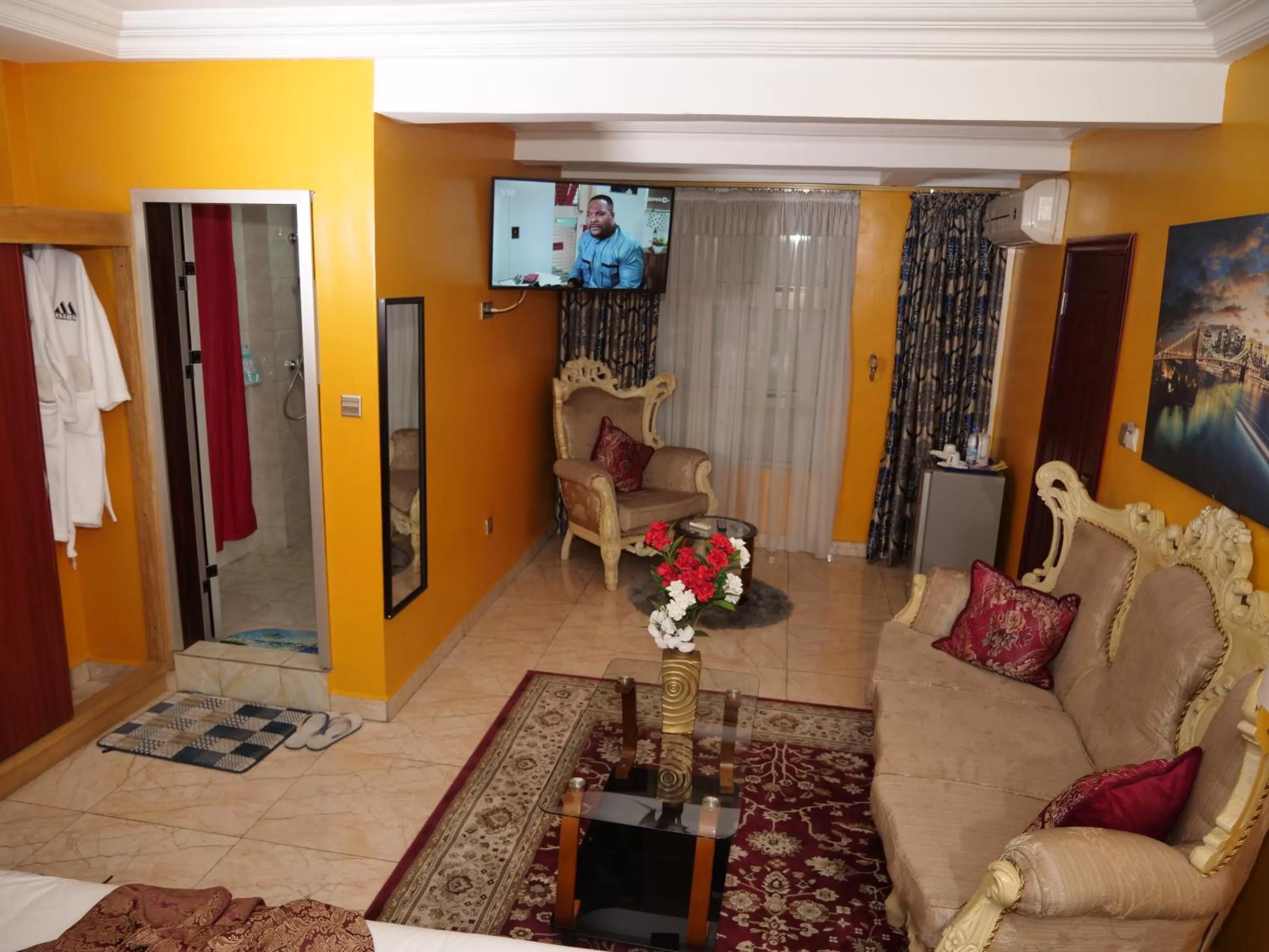 Seating area in Marriot Metropolitan Hotel