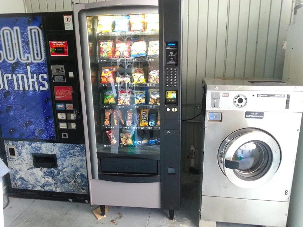 On-site shops in Coral by the Sea